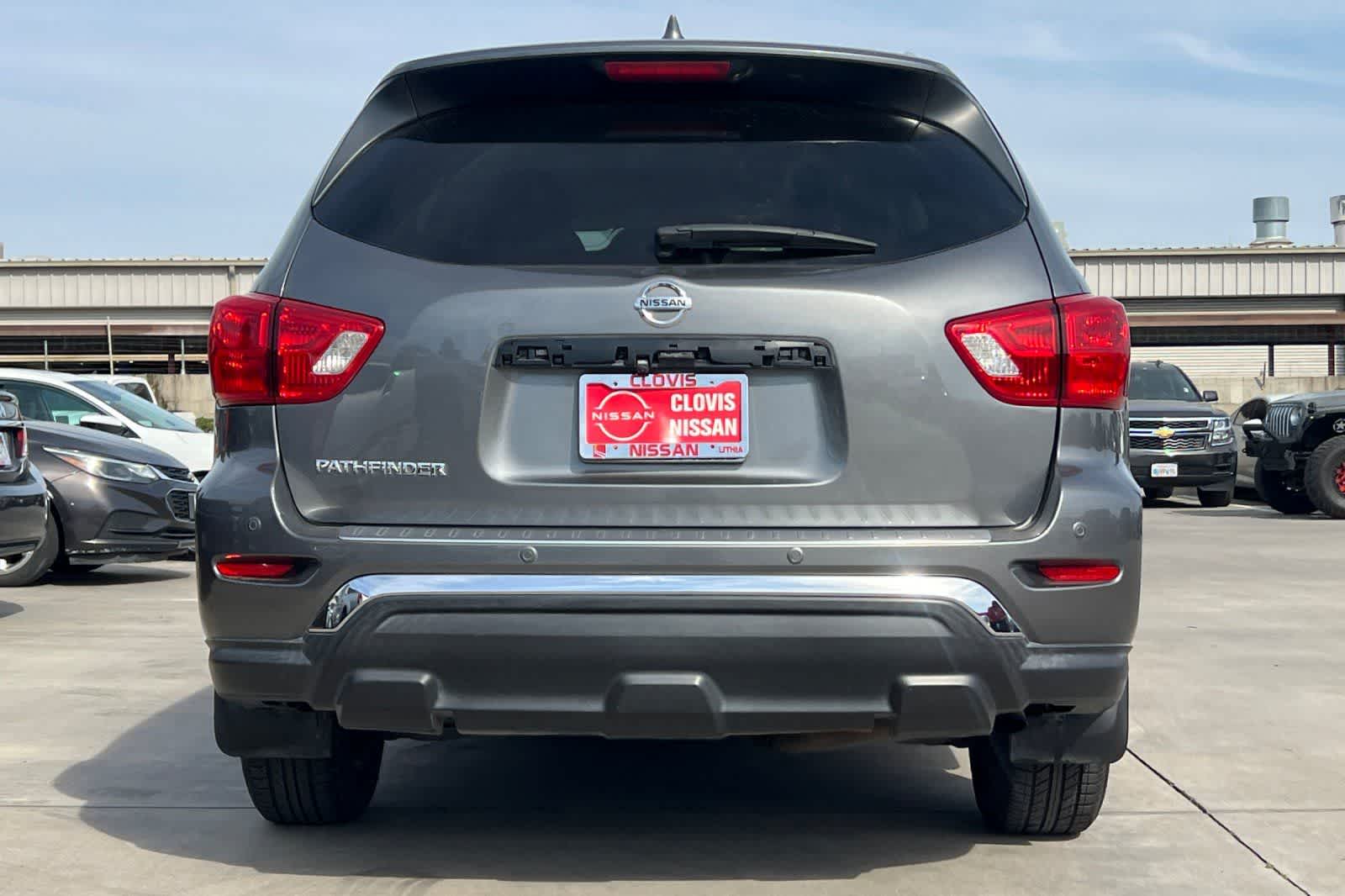 Thumbnail: 2020 Nissan Pathfinder - 8