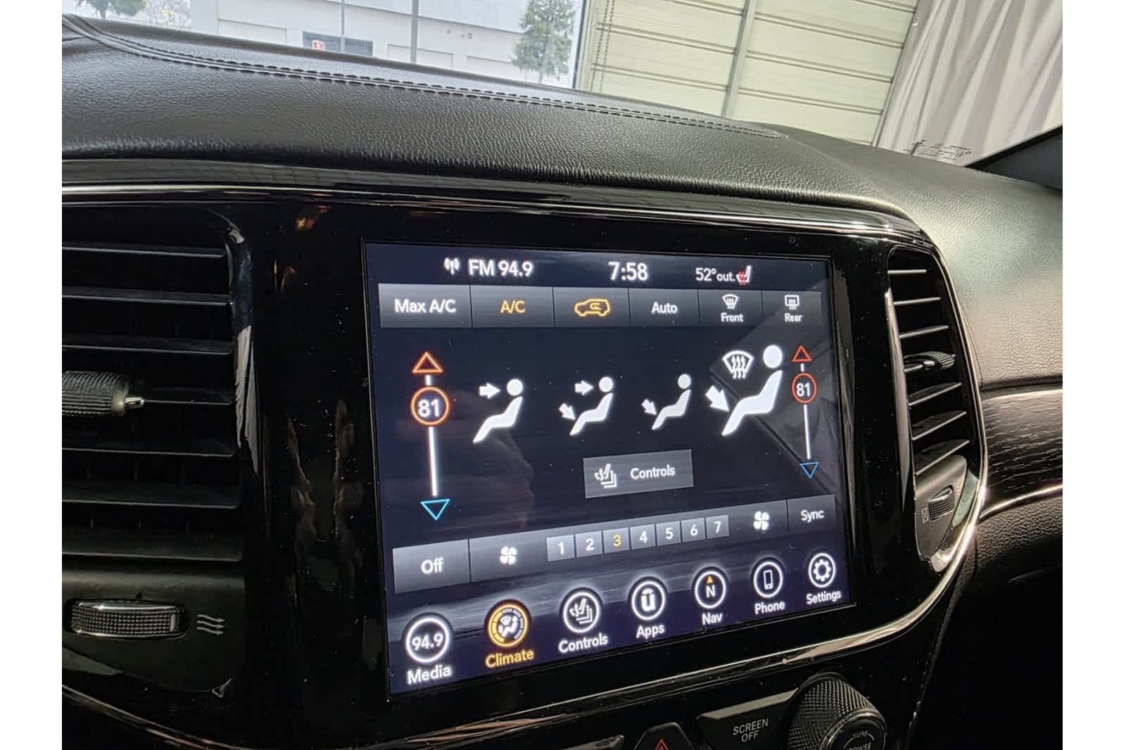 Thumbnail: 2020 Jeep Grand Cherokee - 22