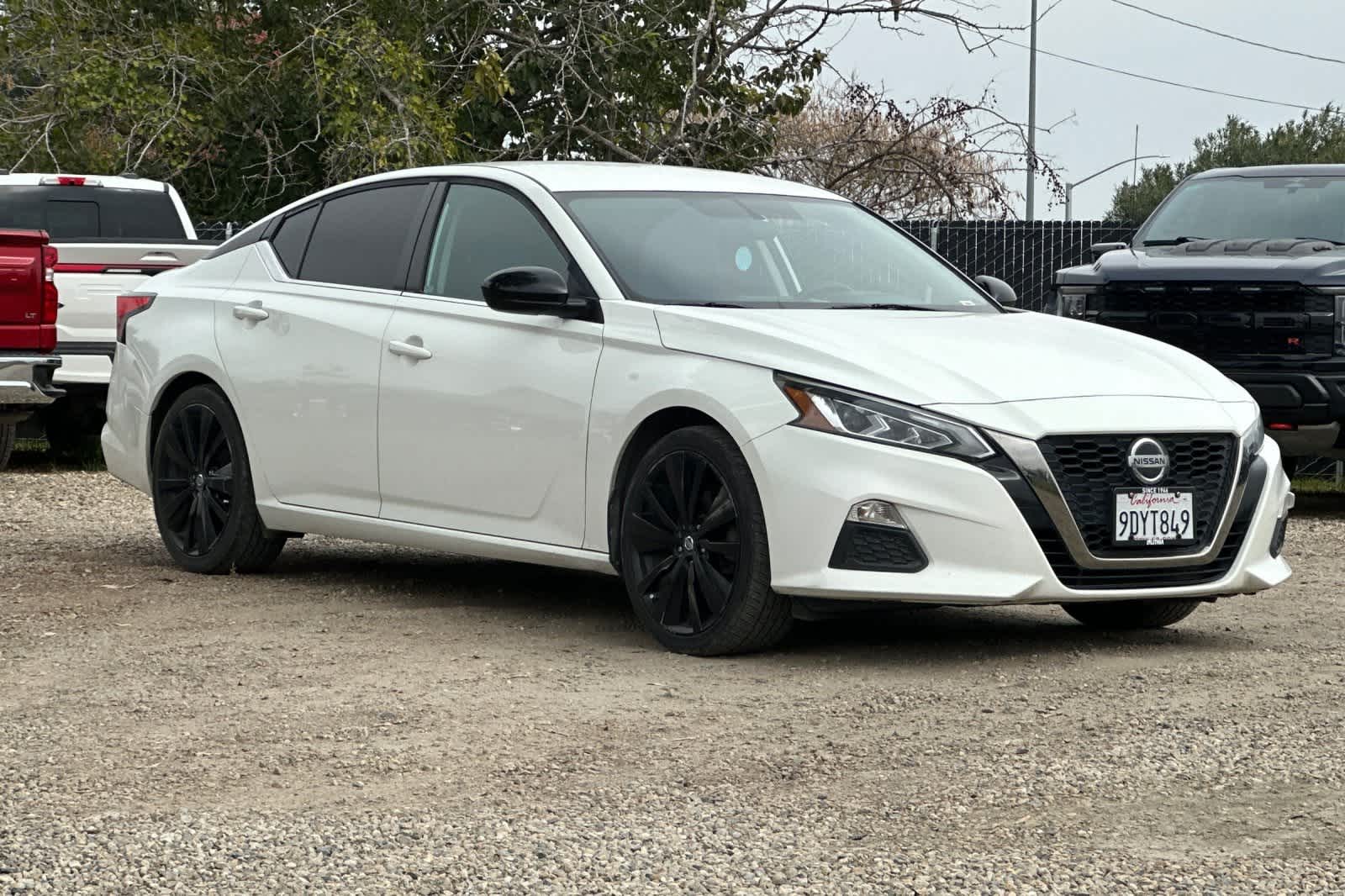 Thumbnail: 2019 Nissan Altima - 10