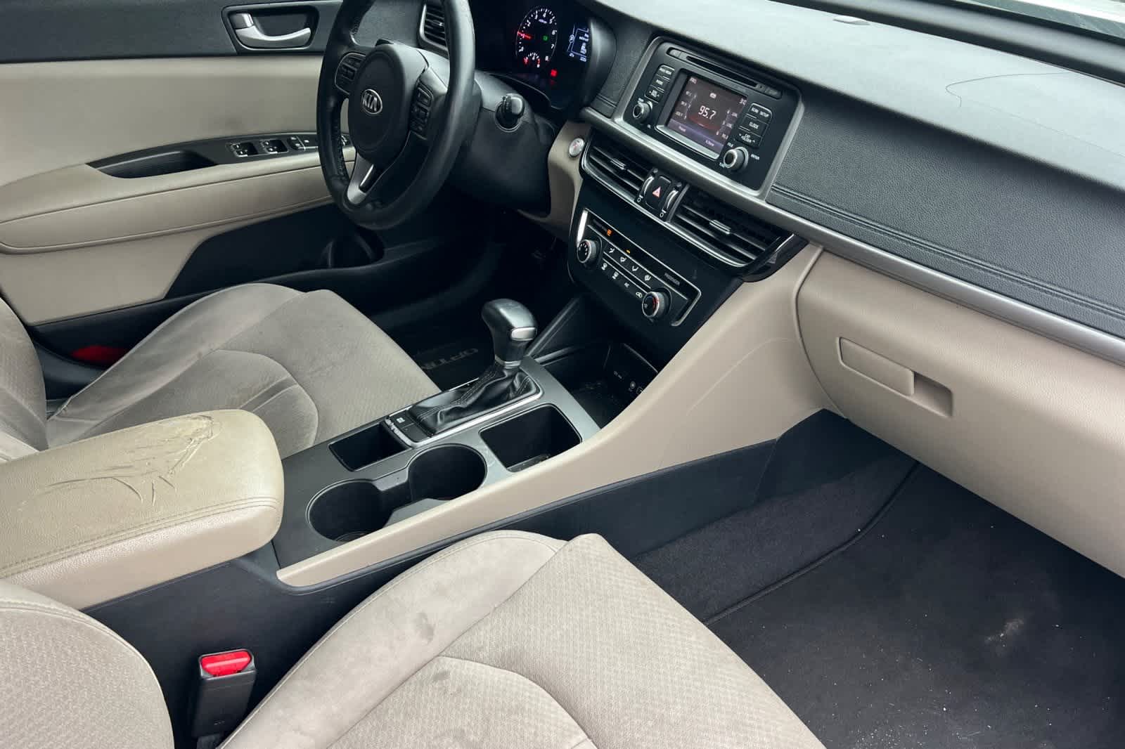 Thumbnail: 2016 Kia Optima - 16