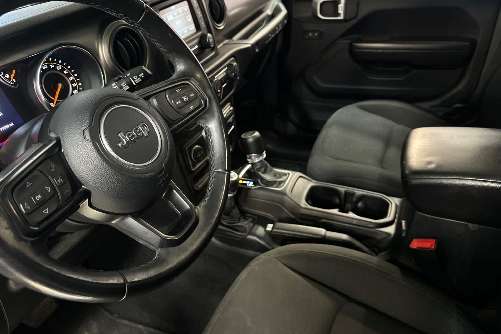 Thumbnail: 2019 Jeep Wrangler - 14