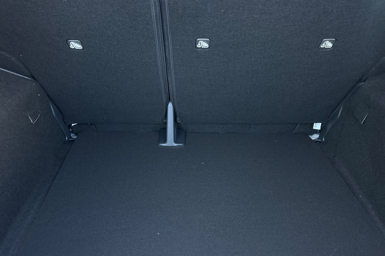 Thumbnail: 2026 Nissan Kicks - 17