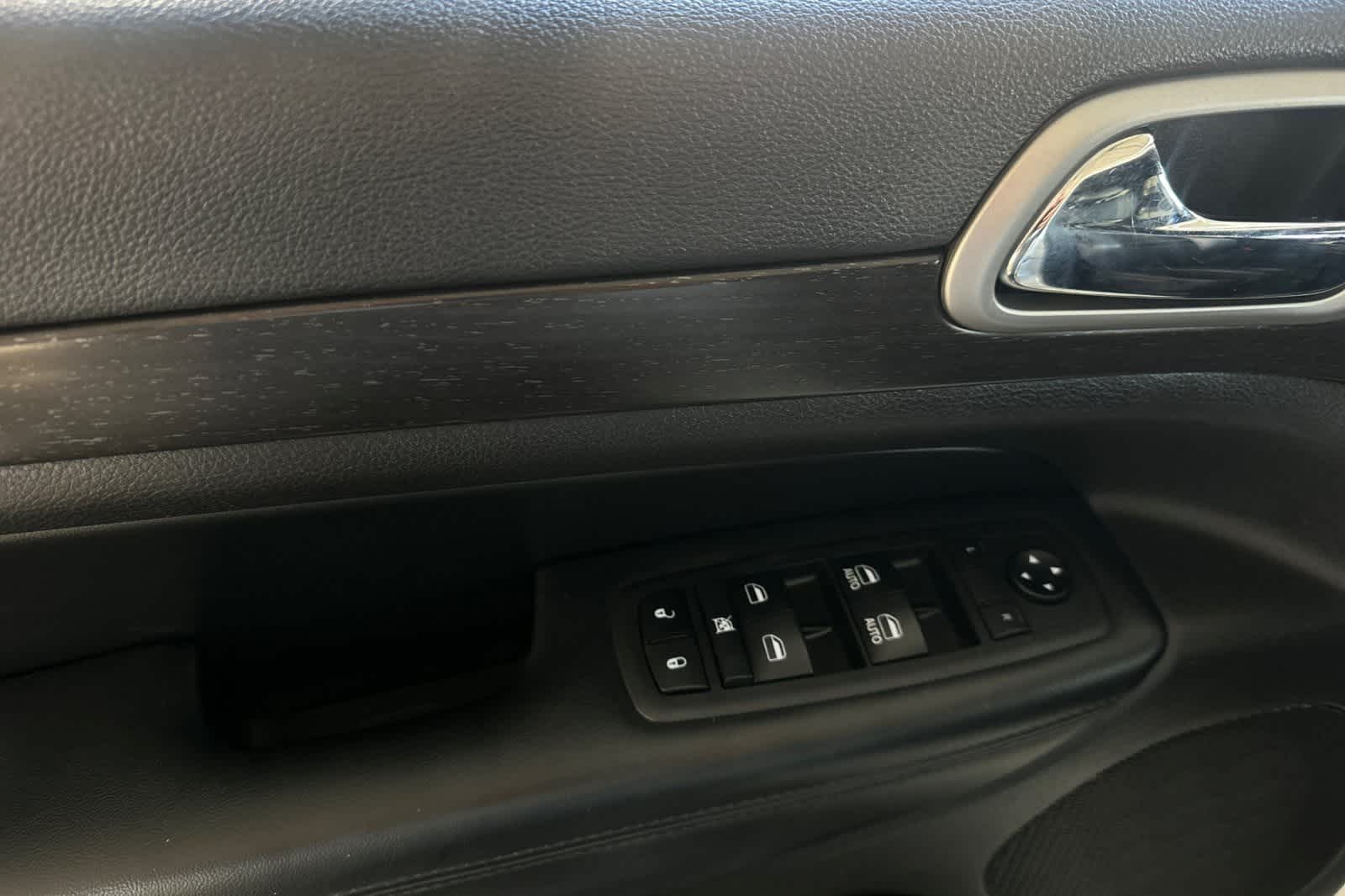 Thumbnail: 2018 Jeep Grand Cherokee - 15