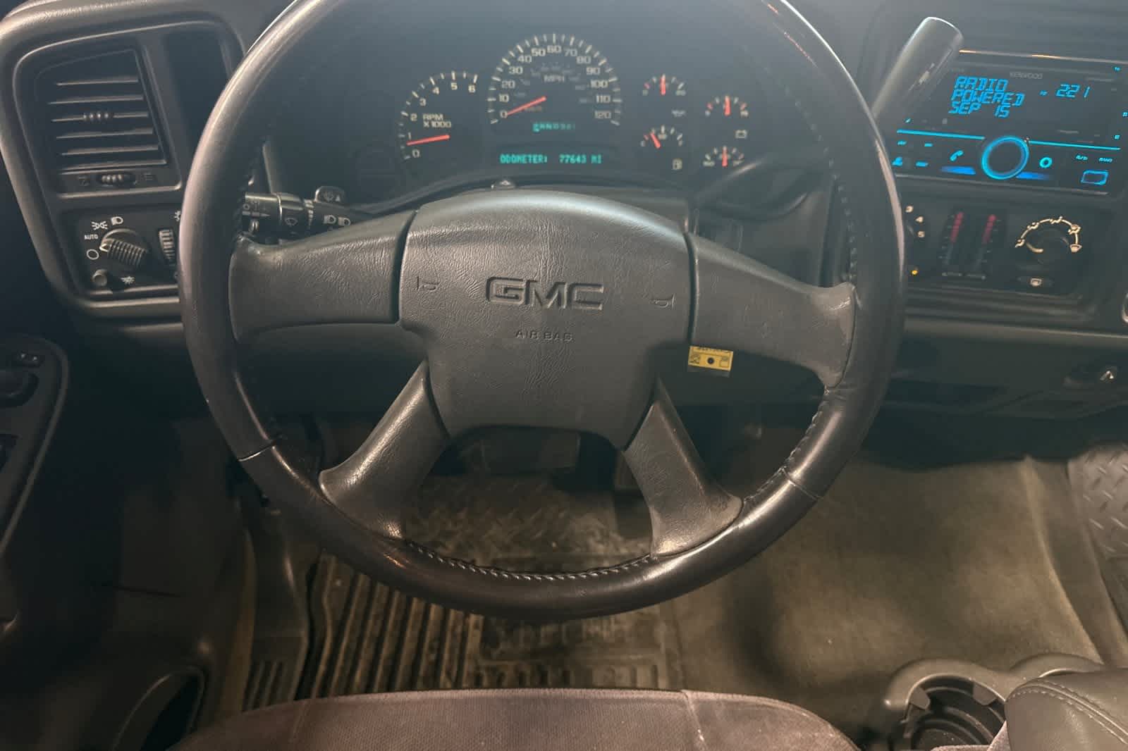 Thumbnail: 2005 GMC Sierra 1500 - 17