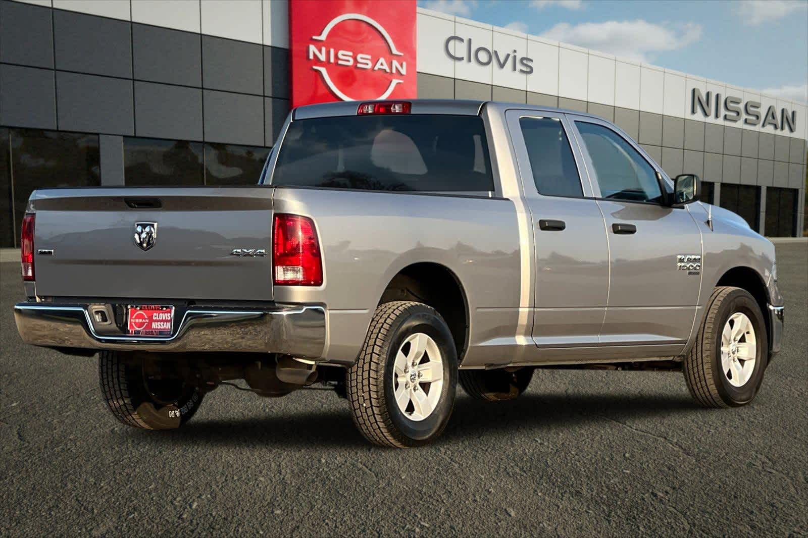 Thumbnail: 2024 RAM 1500 Classic - 3