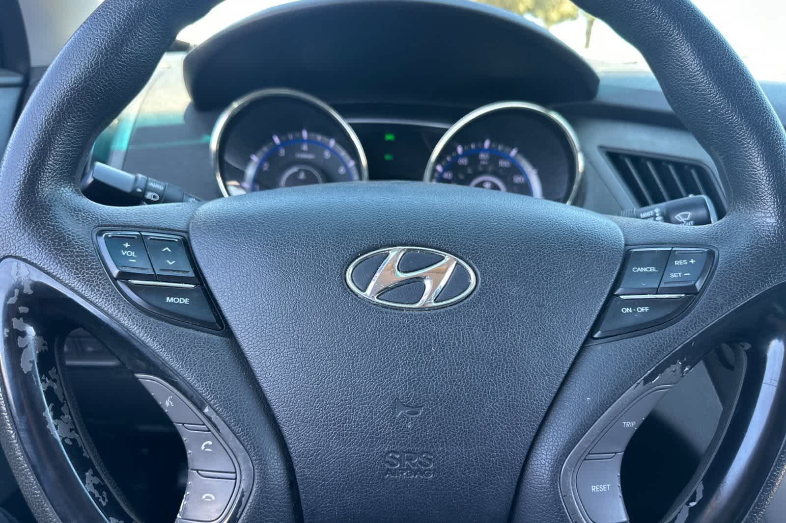 Thumbnail: 2012 Hyundai Sonata - 22