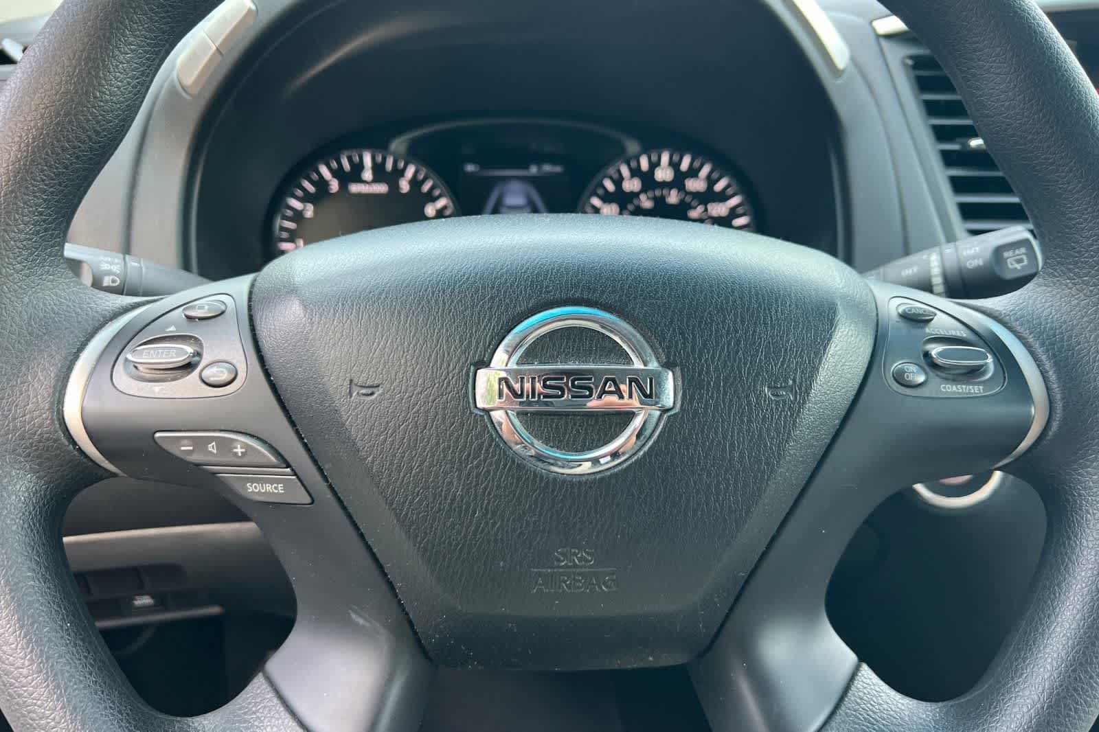 Thumbnail: 2015 Nissan Pathfinder - 25