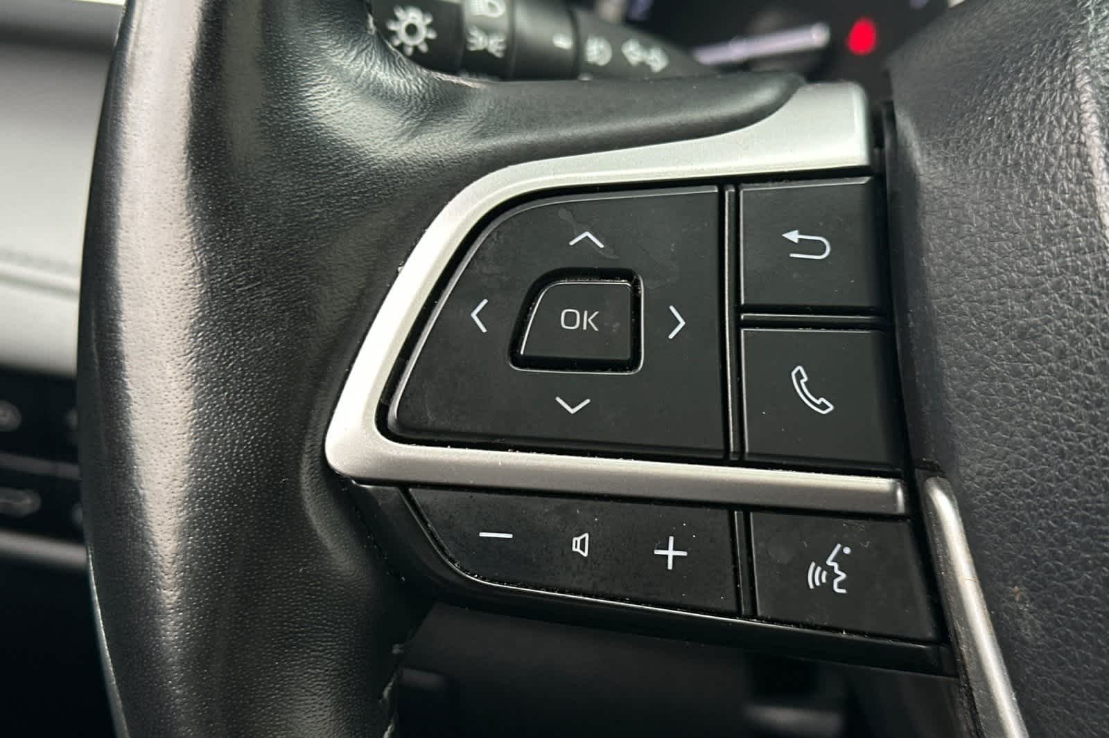 Thumbnail: 2022 Toyota Highlander - 33