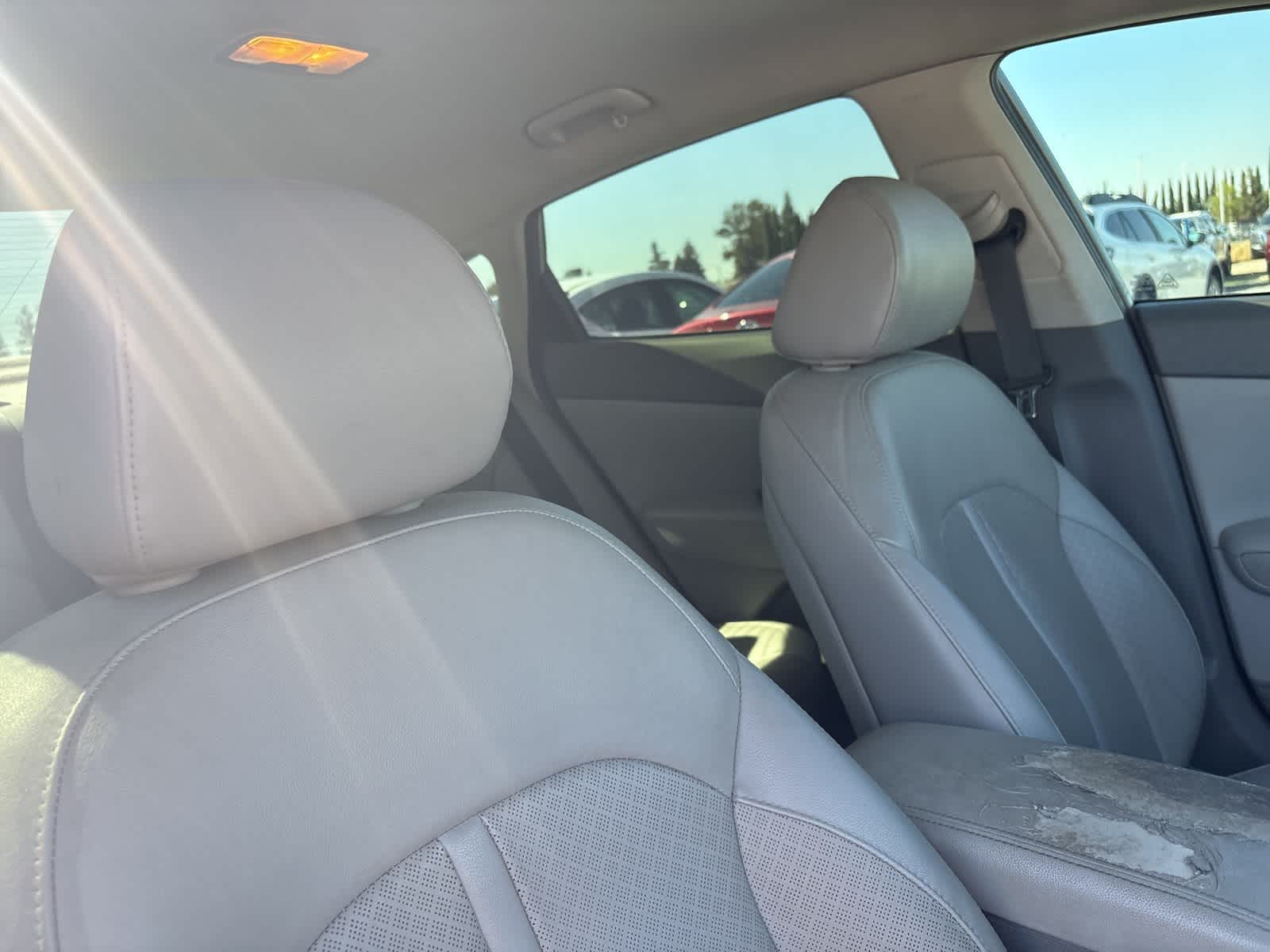 Thumbnail: 2016 Kia Optima - 14