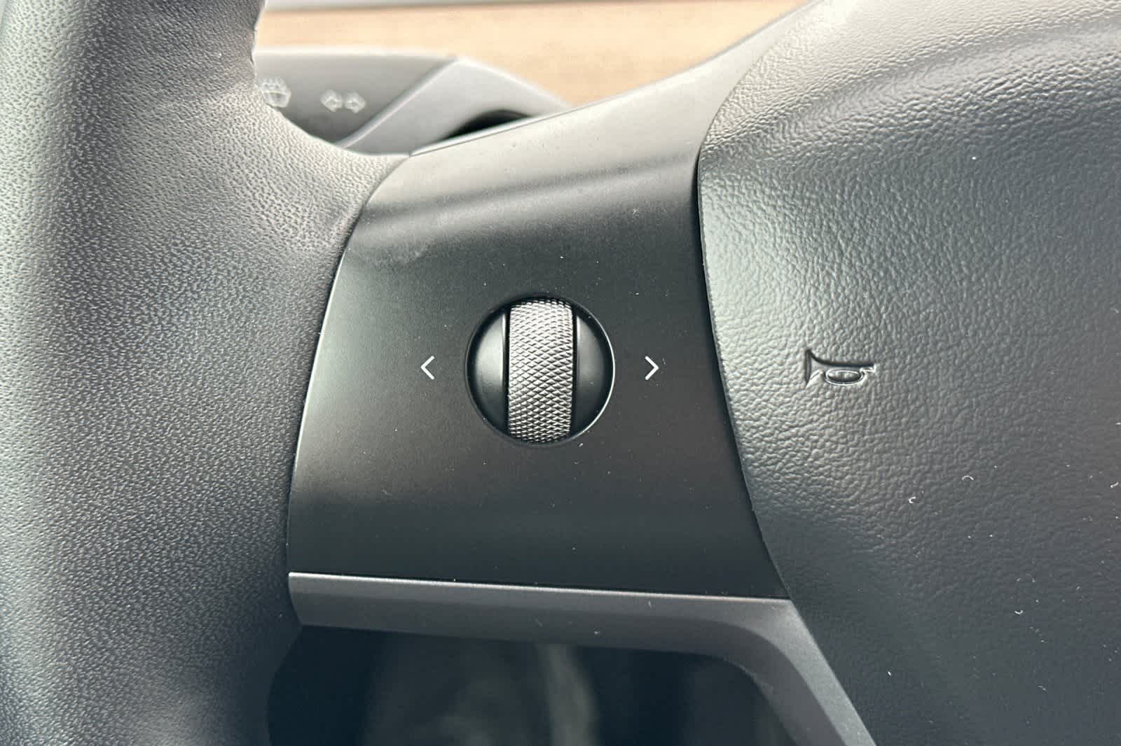 Thumbnail: 2023 Tesla Model 3 - 28