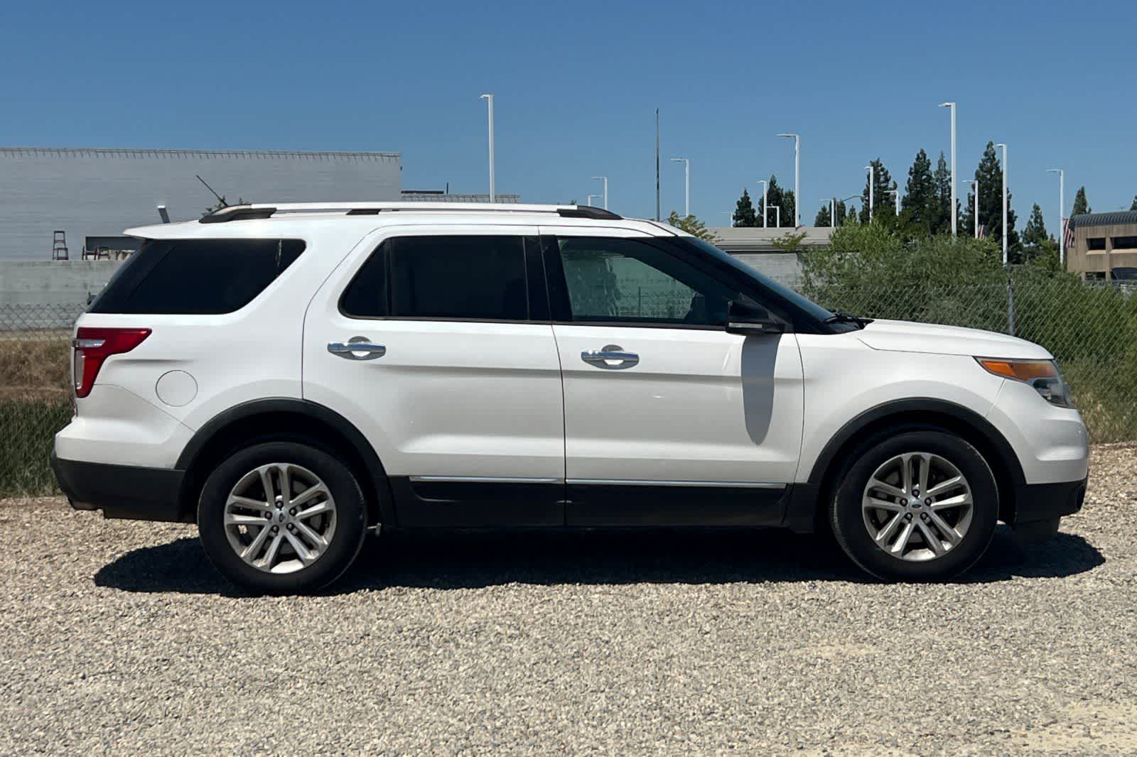 Thumbnail: 2013 Ford Explorer - 9