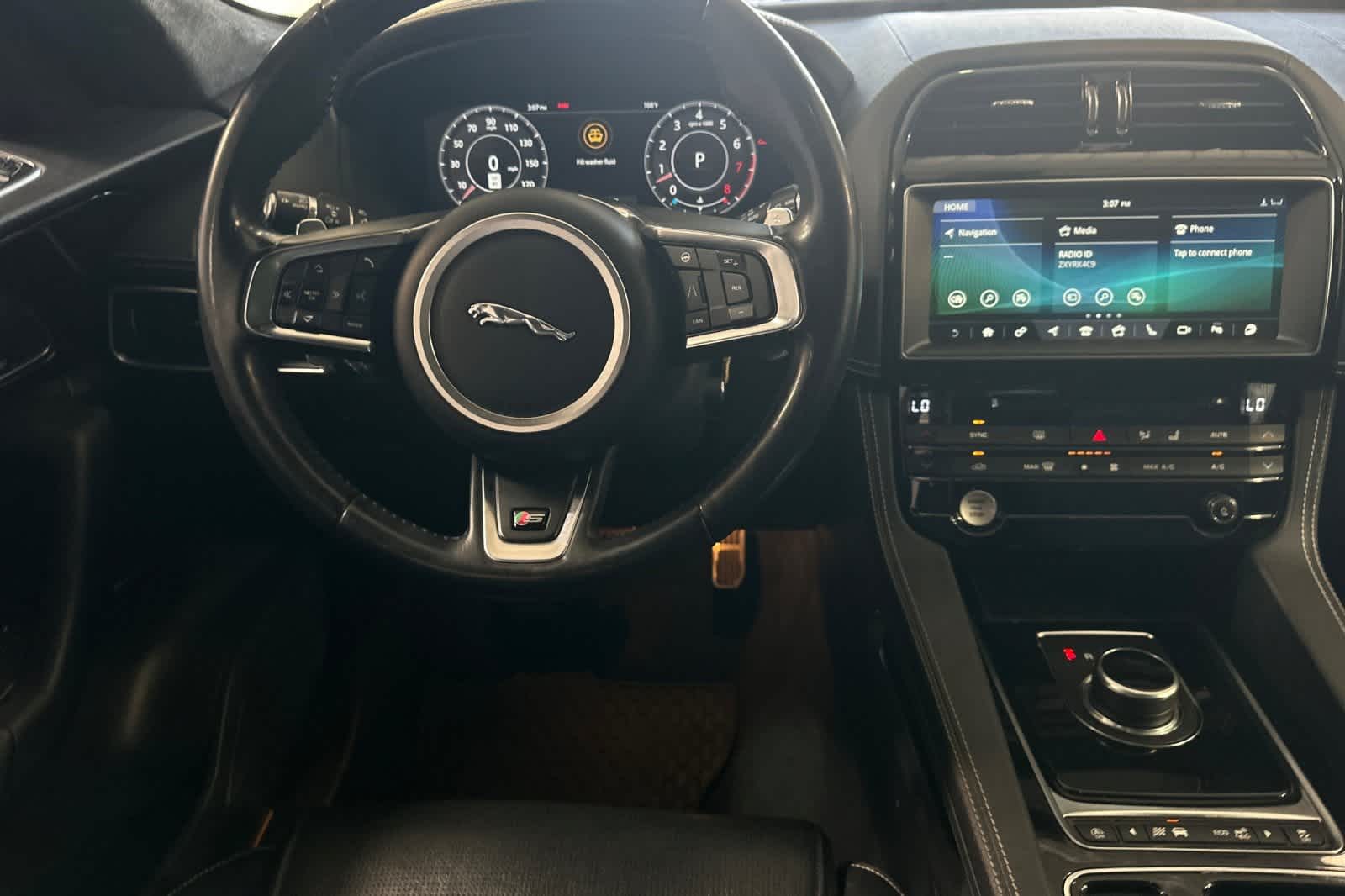Thumbnail: 2019 Jaguar F-Pace - 17