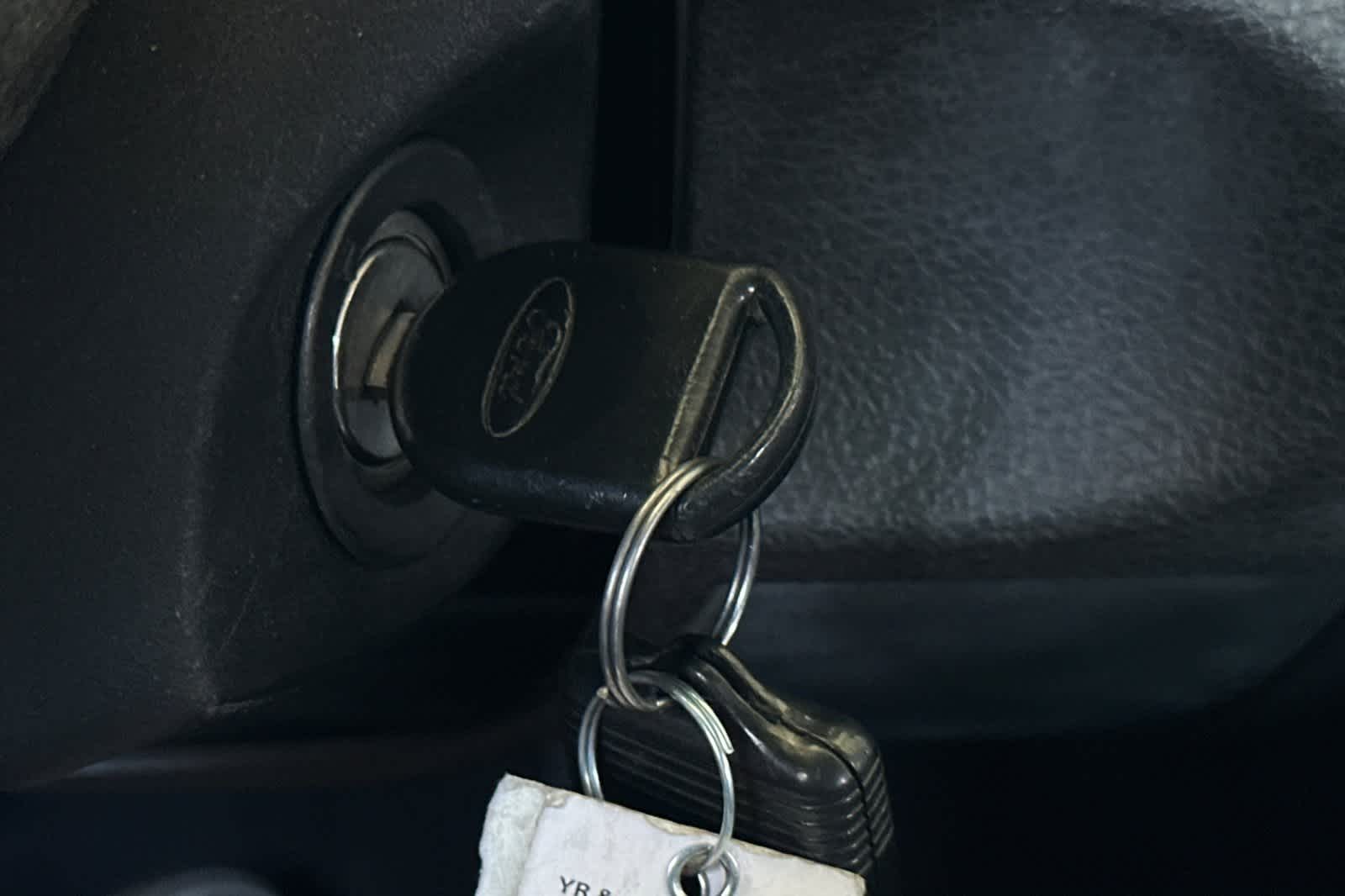 2006 Ford Mustang  24