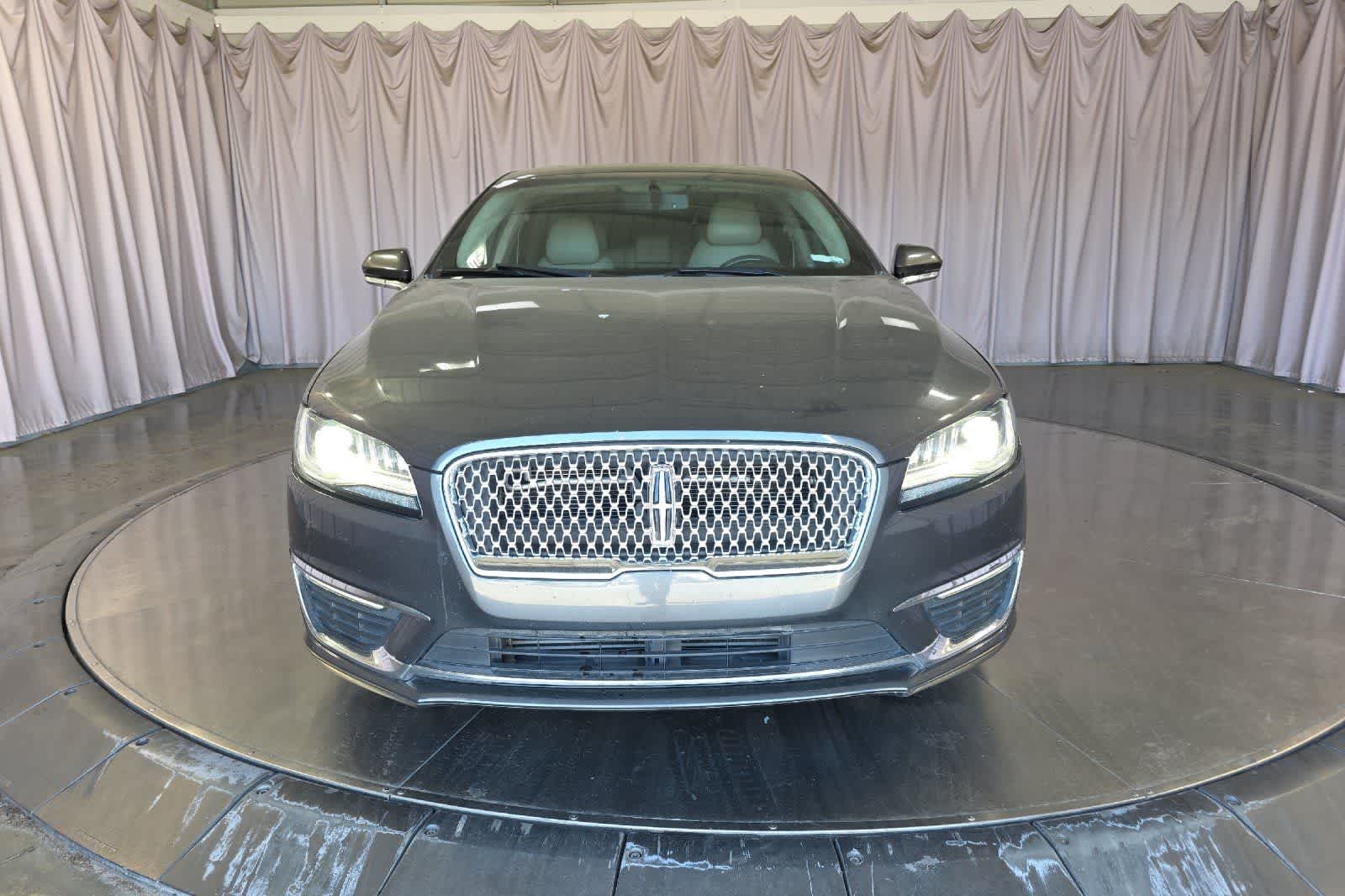 Thumbnail: 2017 Lincoln MKZ - 11