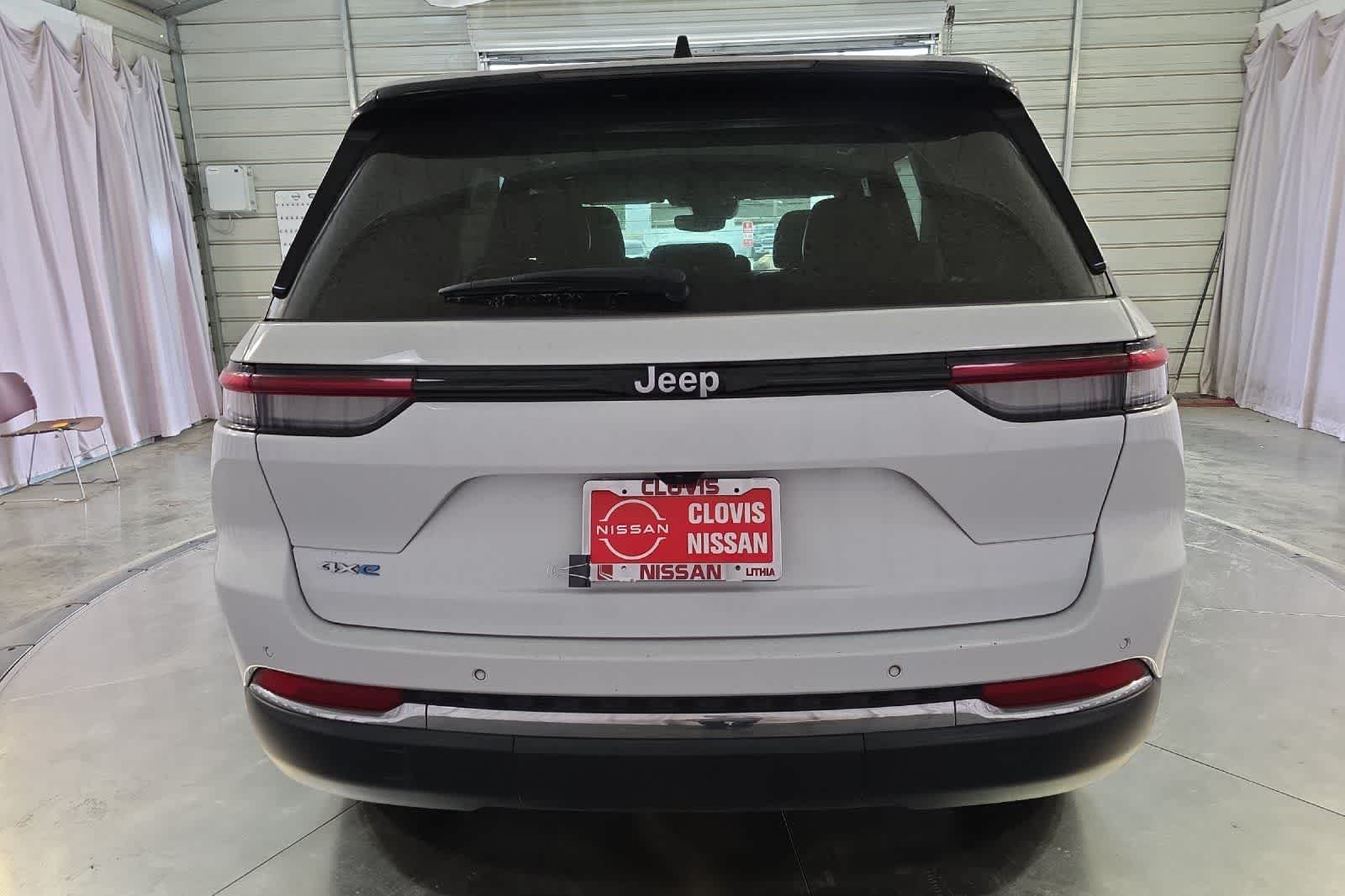 Thumbnail: 2024 Jeep Grand Cherokee - 8