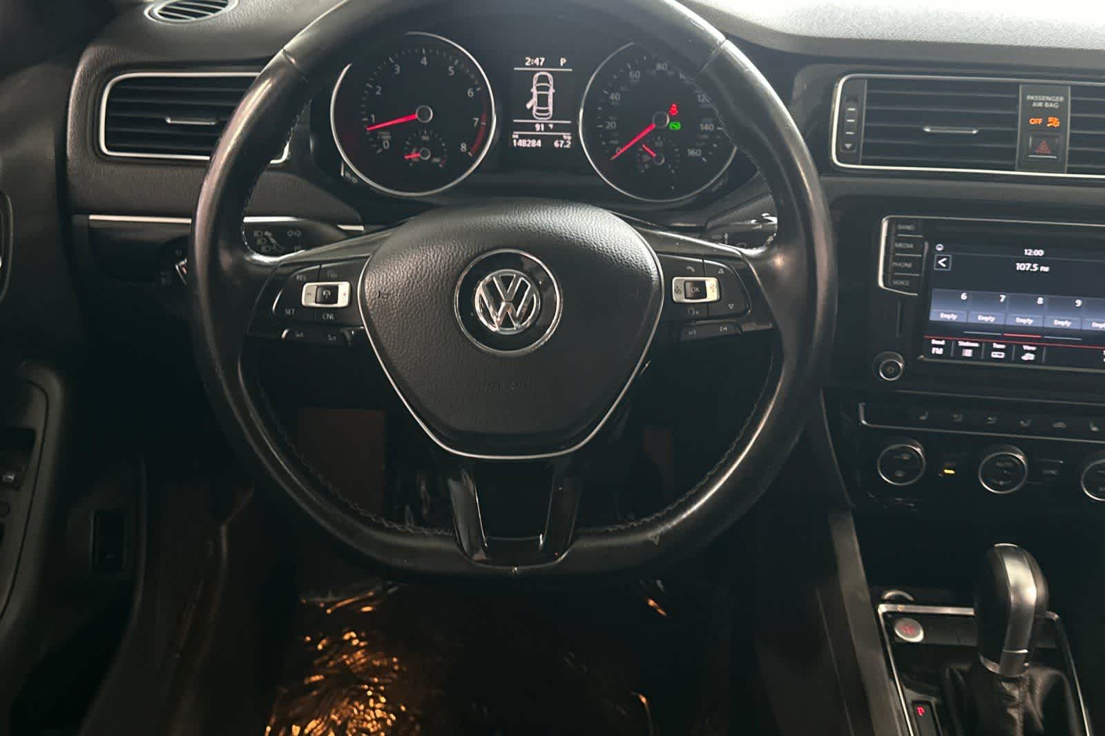 Thumbnail: 2016 Volkswagen Jetta - 16