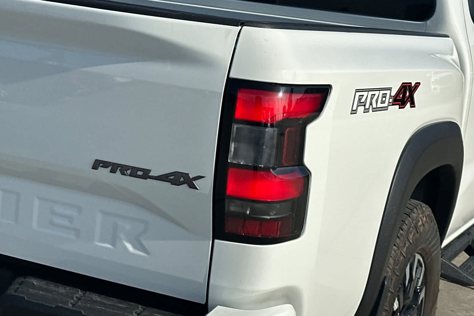 Thumbnail: 2023 Nissan Frontier - 15