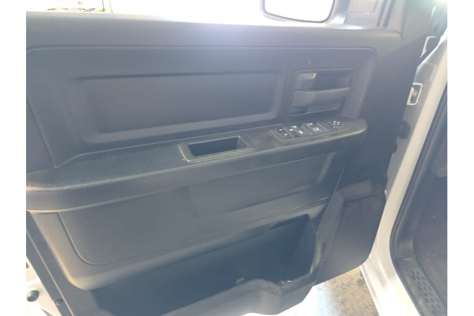 Thumbnail: 2022 RAM 1500 Classic - 17