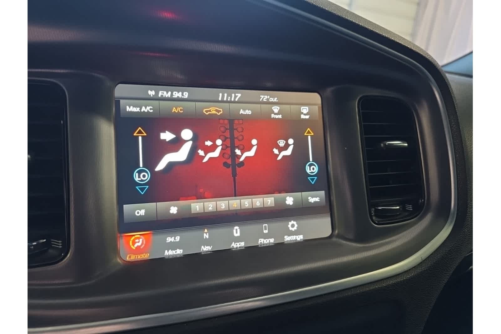 Thumbnail: 2022 Dodge Charger - 18