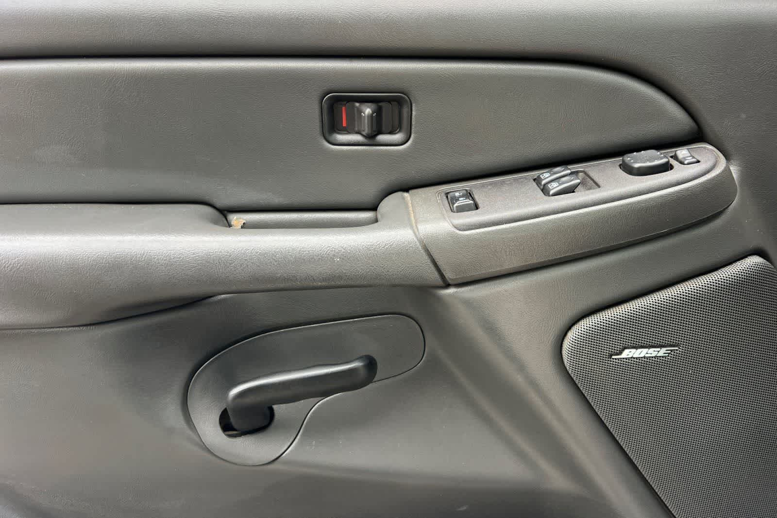 Thumbnail: 2004 Chevrolet Silverado 2500 - 15