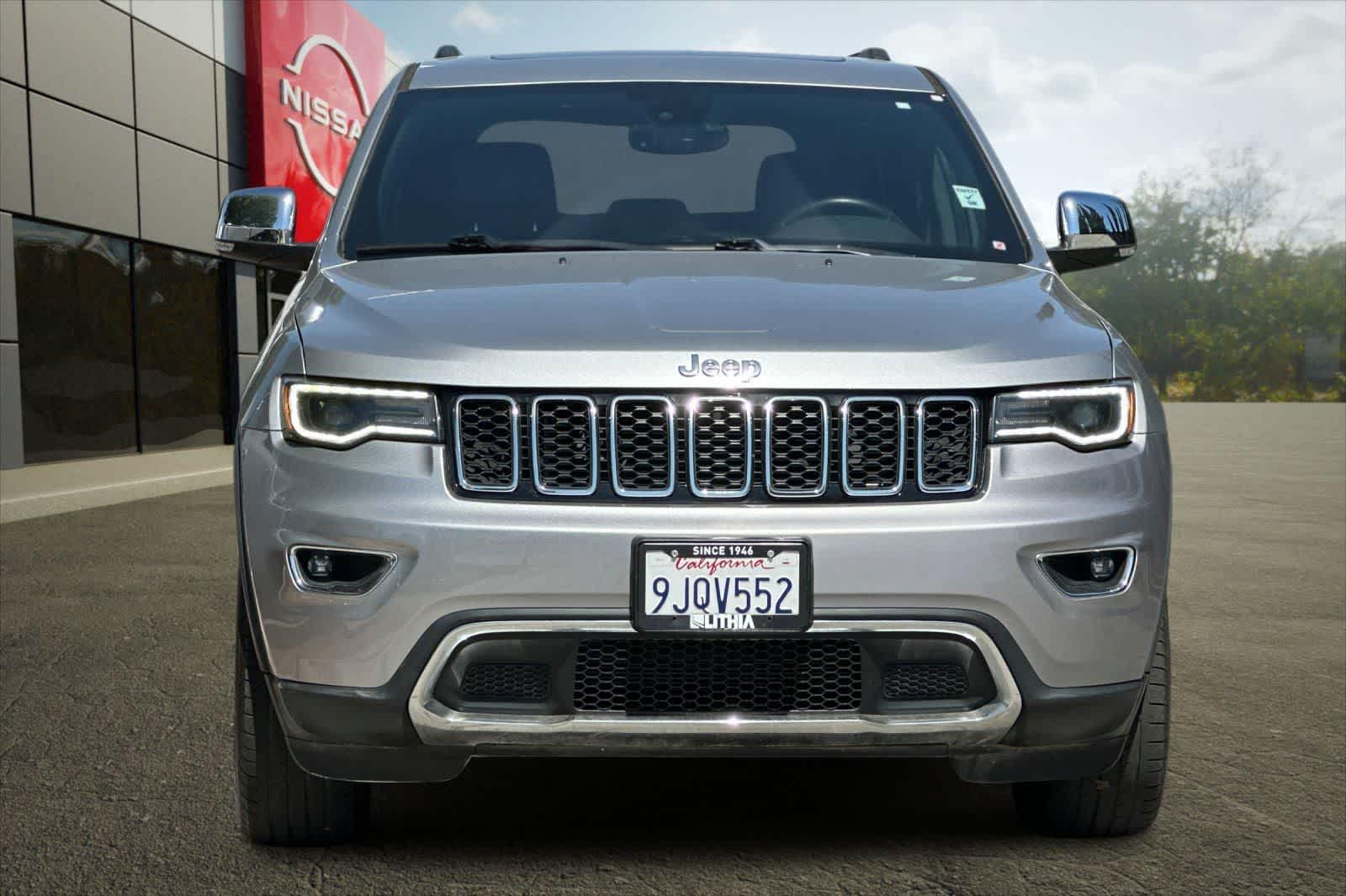 Thumbnail: 2017 Jeep Grand Cherokee - 11