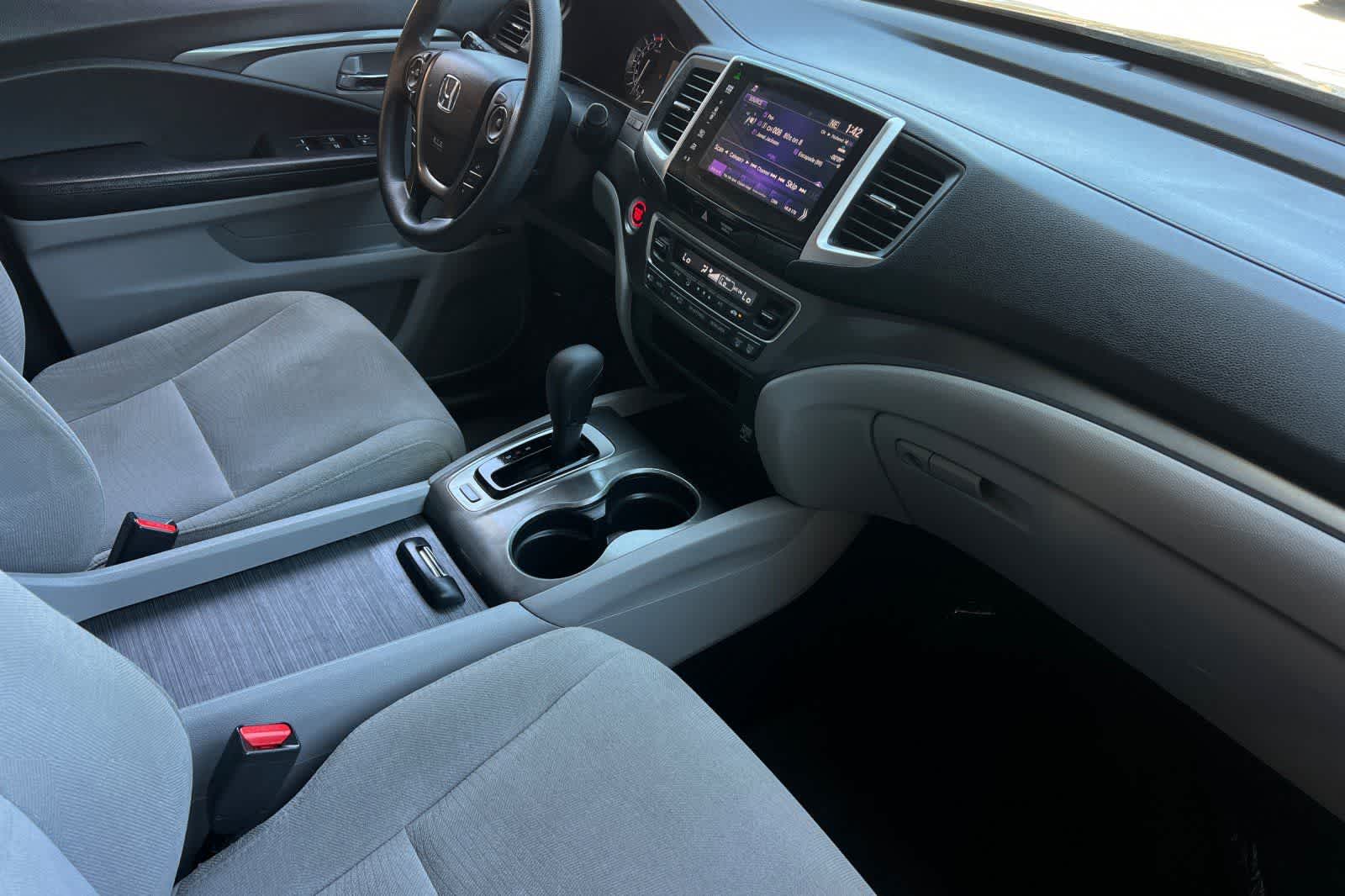 Thumbnail: 2016 Honda Pilot - 20