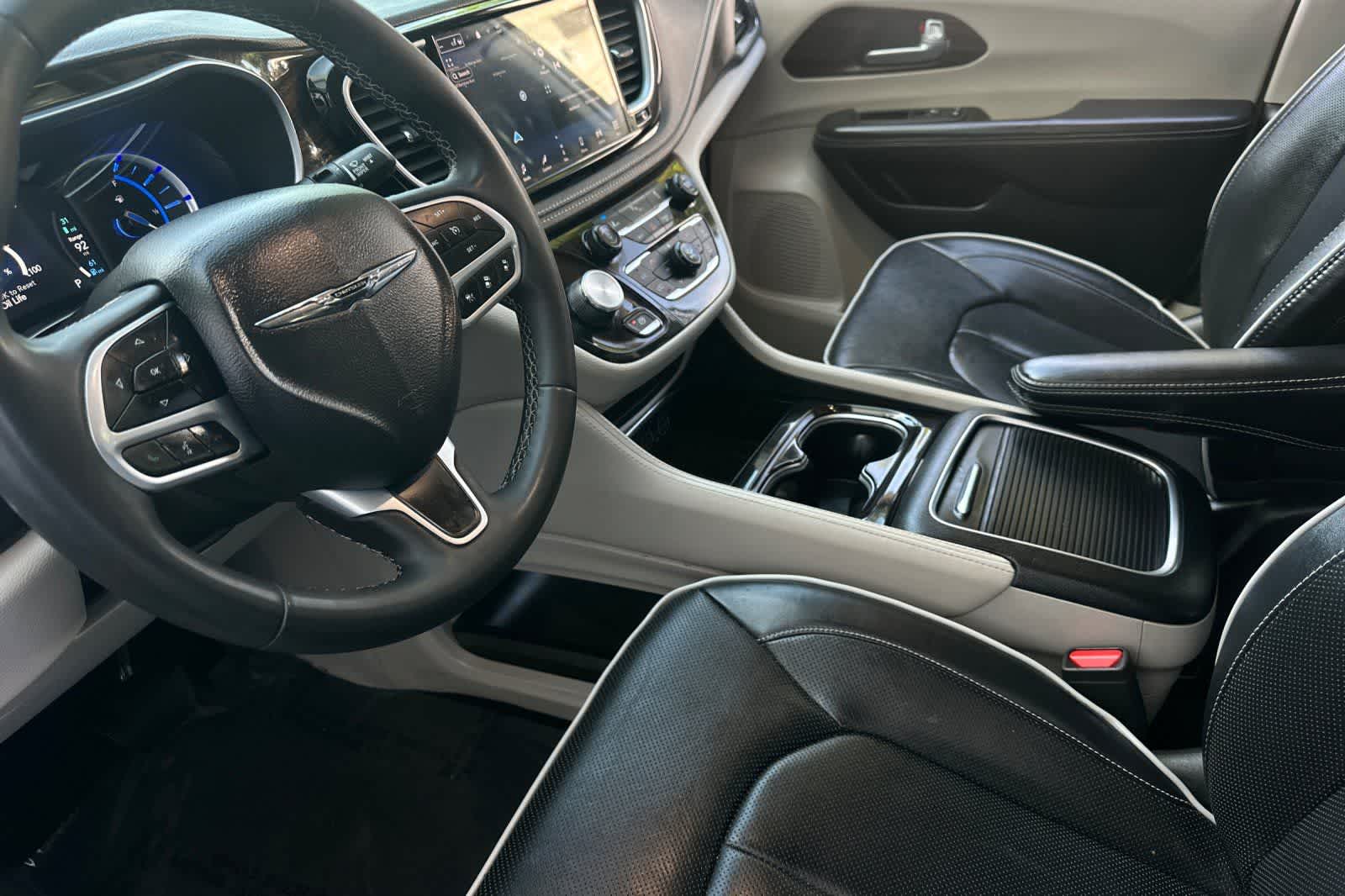 Thumbnail: 2023 Chrysler Pacifica - 12