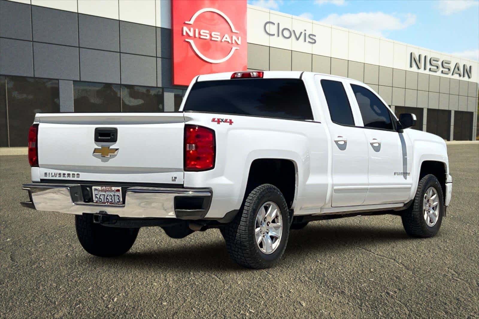 Thumbnail: 2015 Chevrolet Silverado 1500 - 3