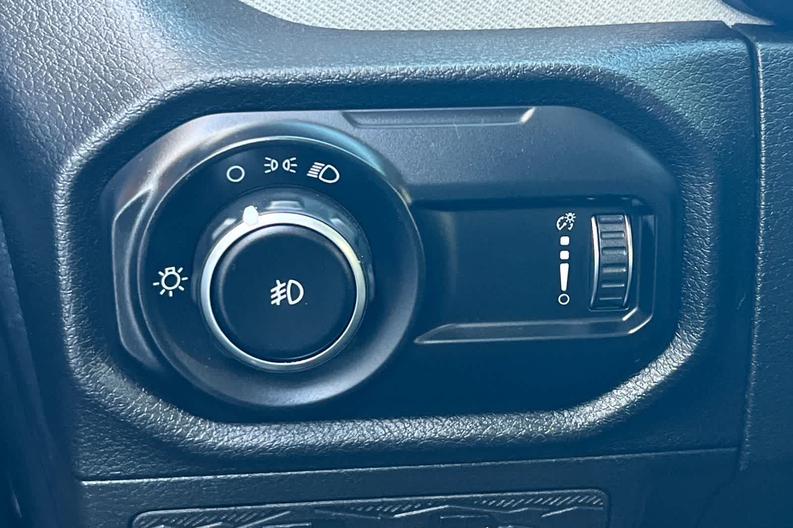 Thumbnail: 2024 Jeep Wrangler - 31