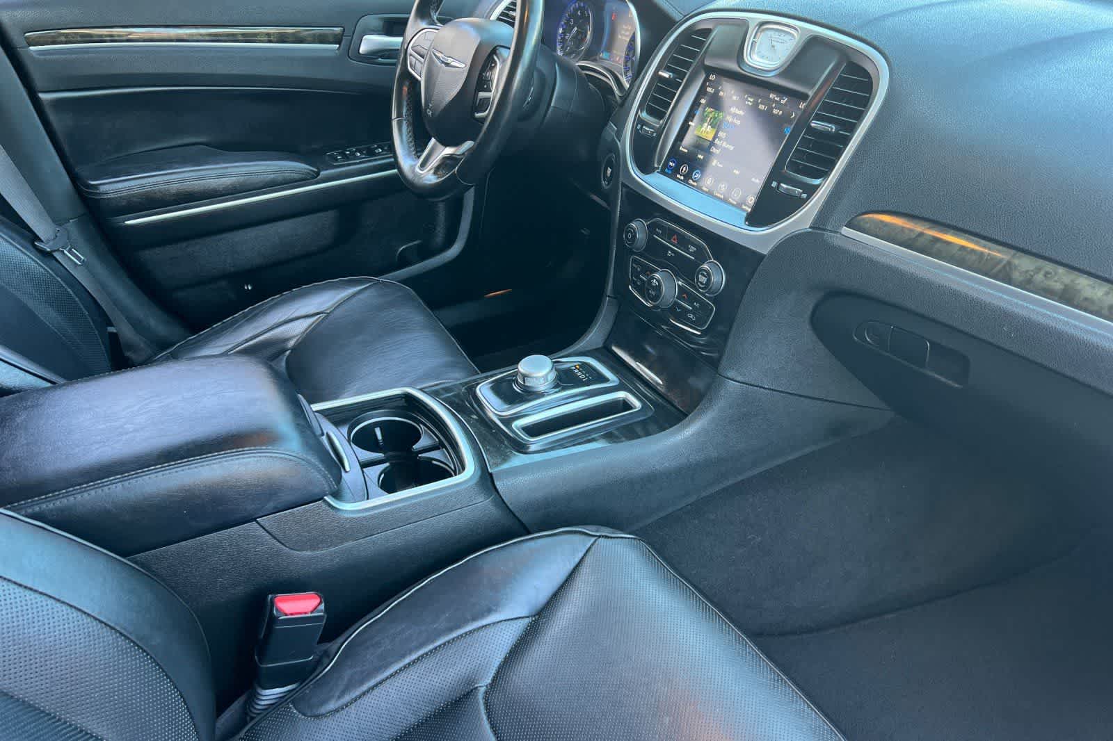 Thumbnail: 2019 Chrysler 300 - 18