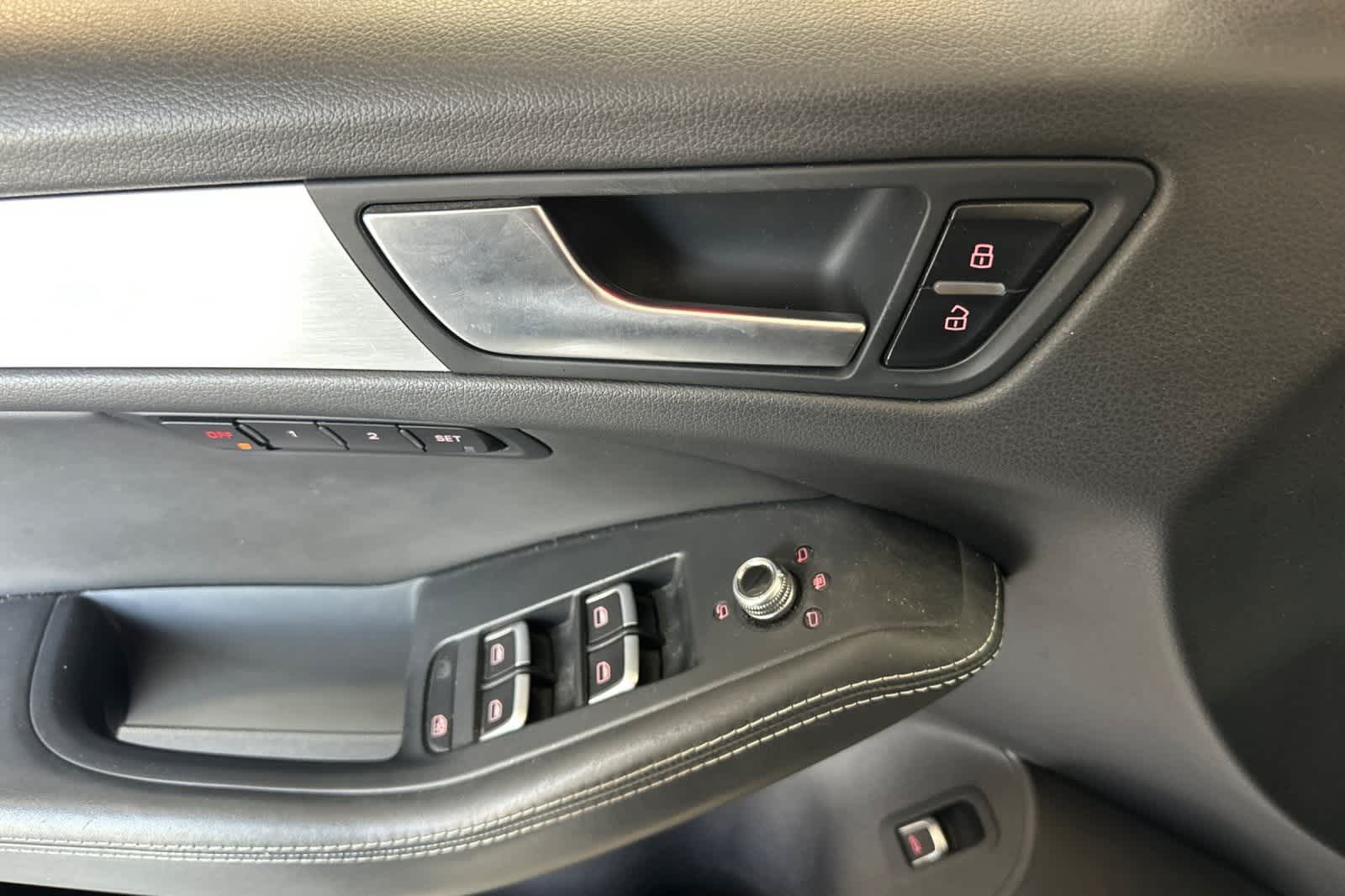 Thumbnail: 2014 Audi SQ5 - 15