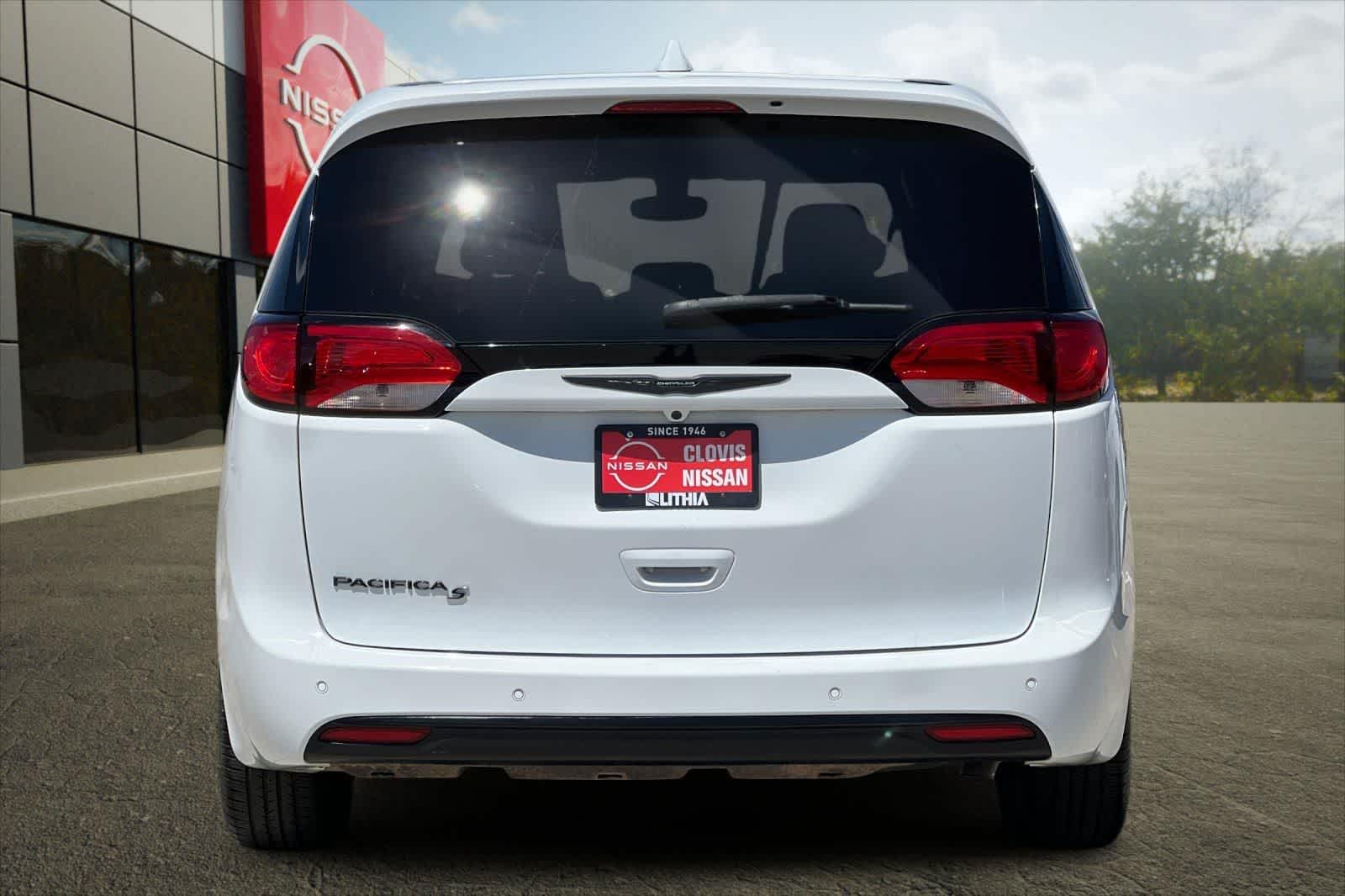 Thumbnail: 2020 Chrysler Pacifica - 7