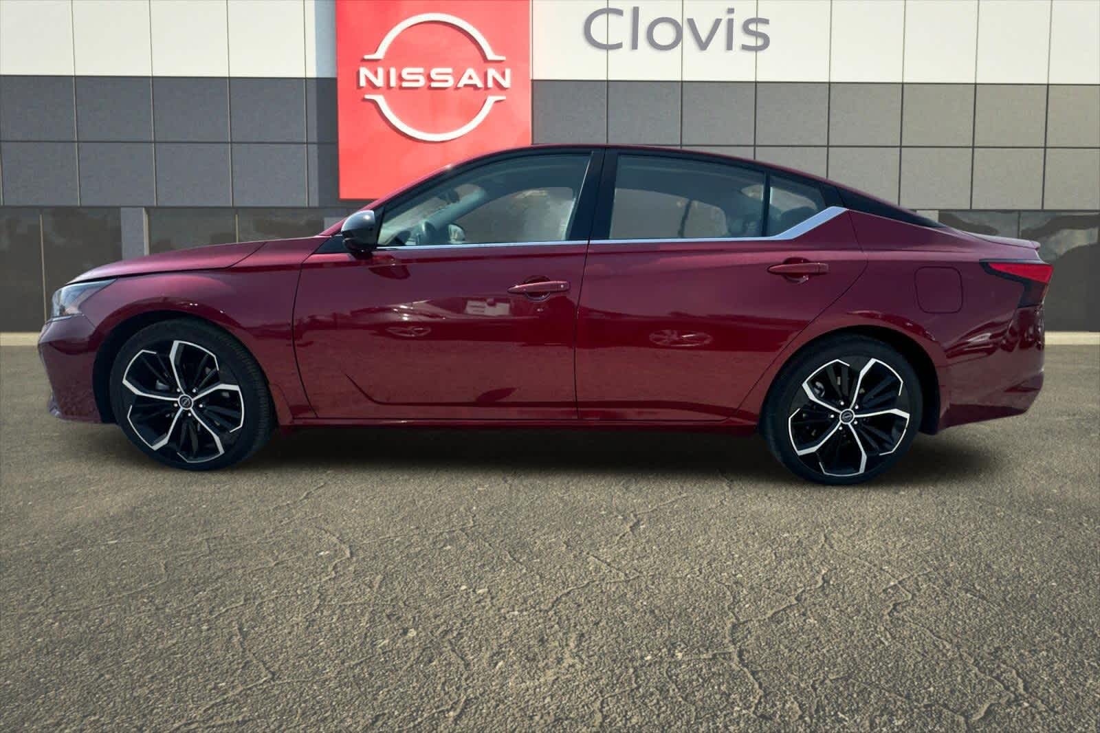 Thumbnail: 2023 Nissan Altima - 9