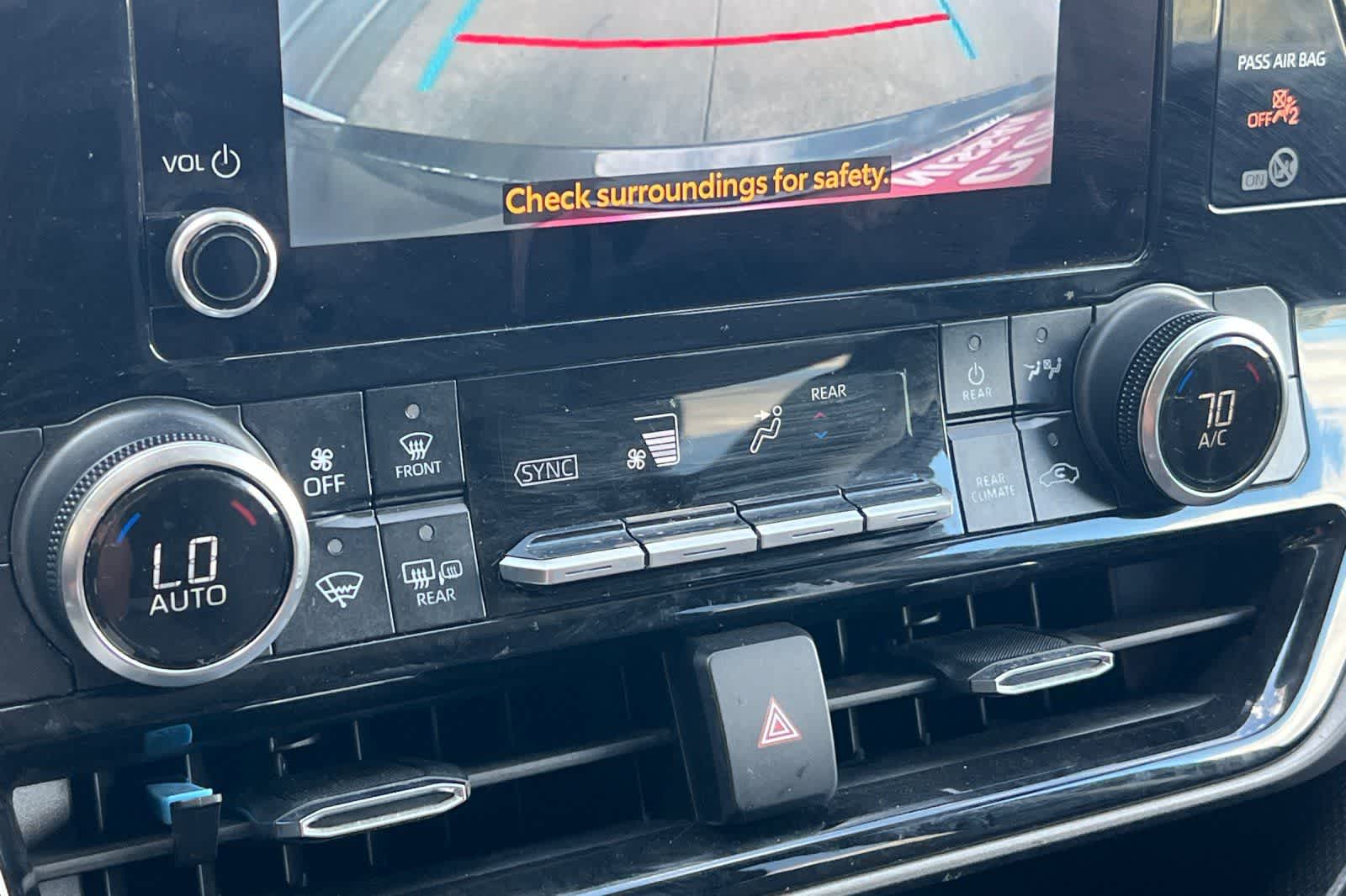 Thumbnail: 2023 Toyota Highlander - 21