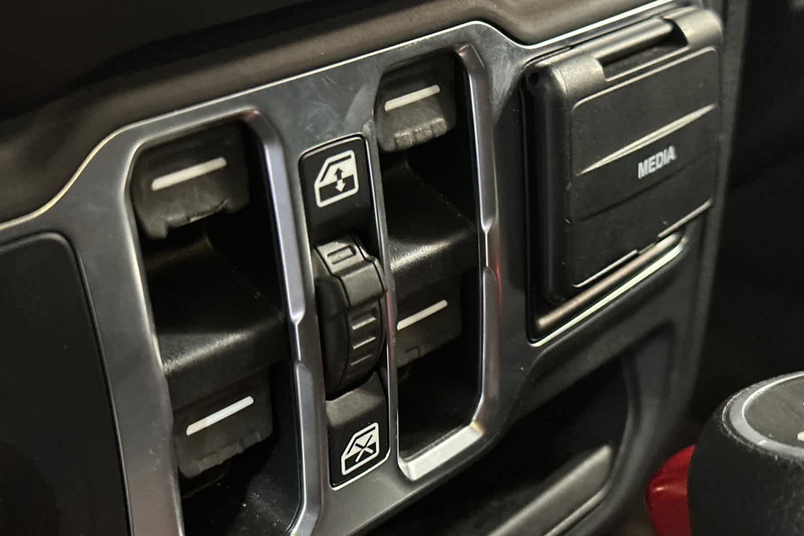 Thumbnail: 2020 Jeep Wrangler - 15