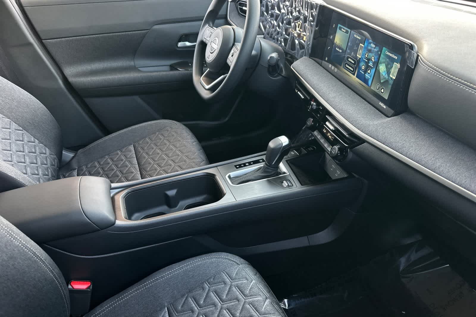 Thumbnail: 2026 Nissan Kicks - 16