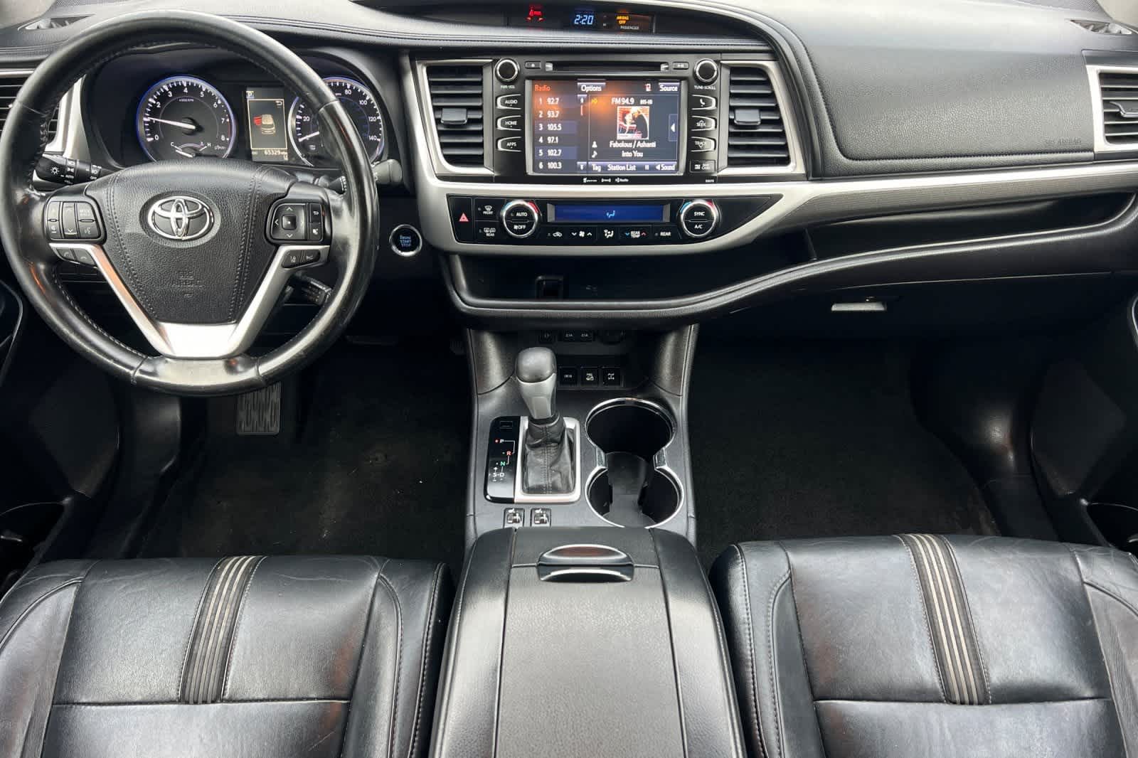 Thumbnail: 2017 Toyota Highlander - 4