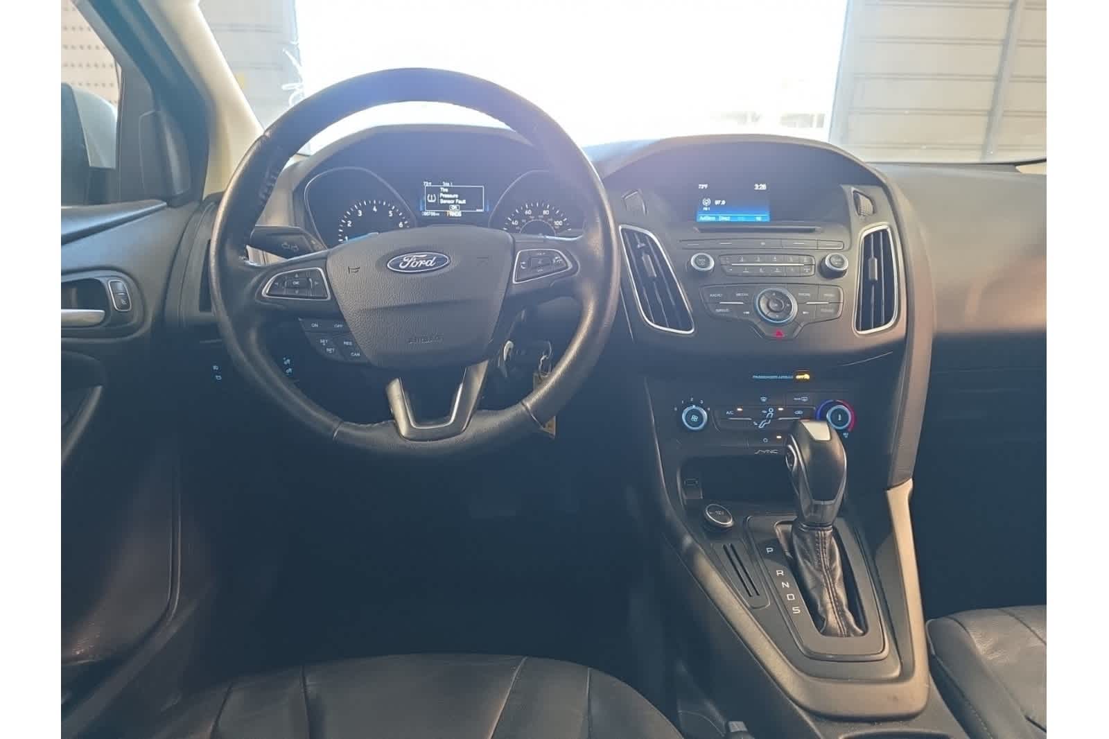 Thumbnail: 2015 Ford Focus - 17