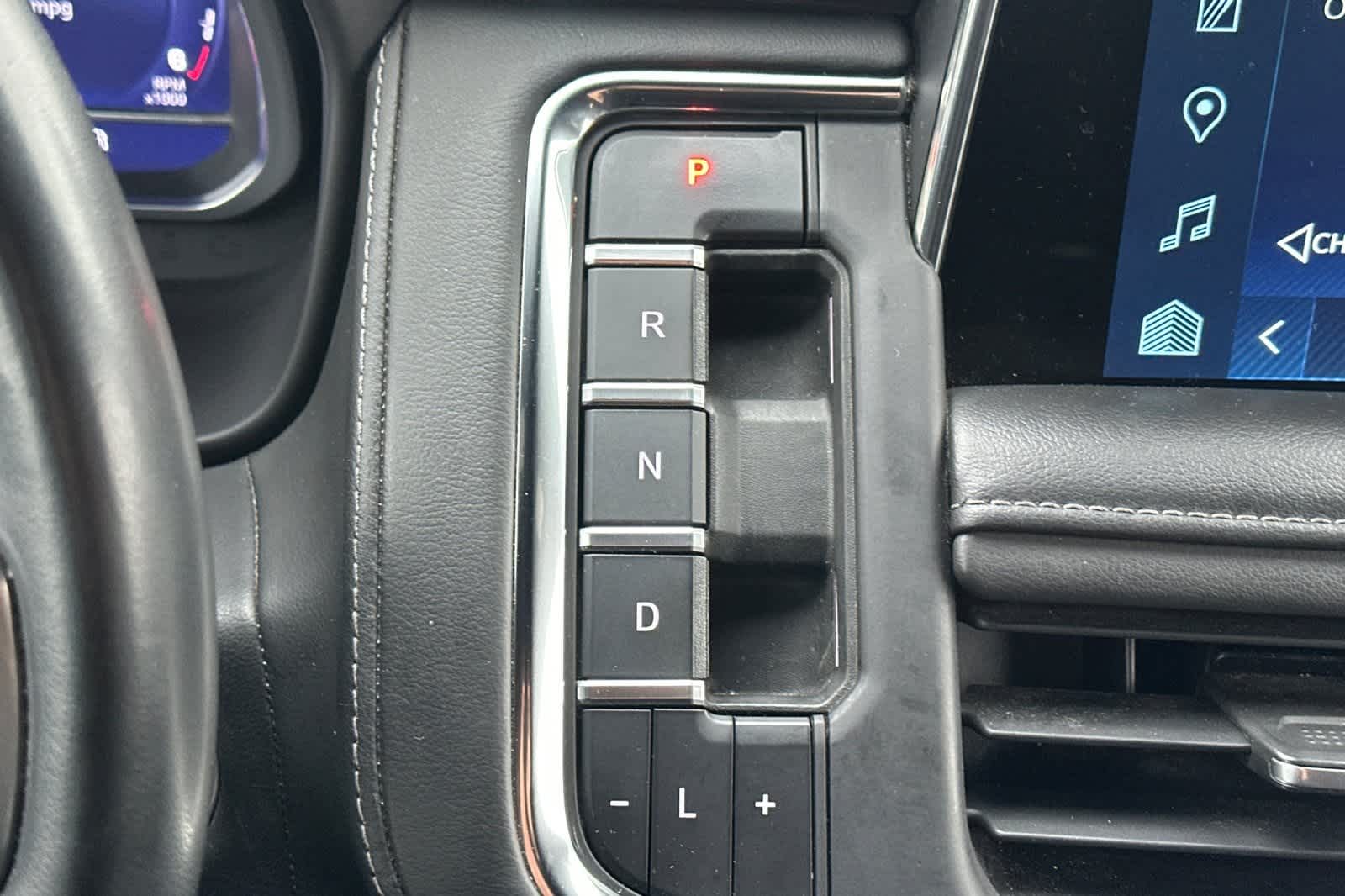 Thumbnail: 2023 Chevrolet Suburban - 27