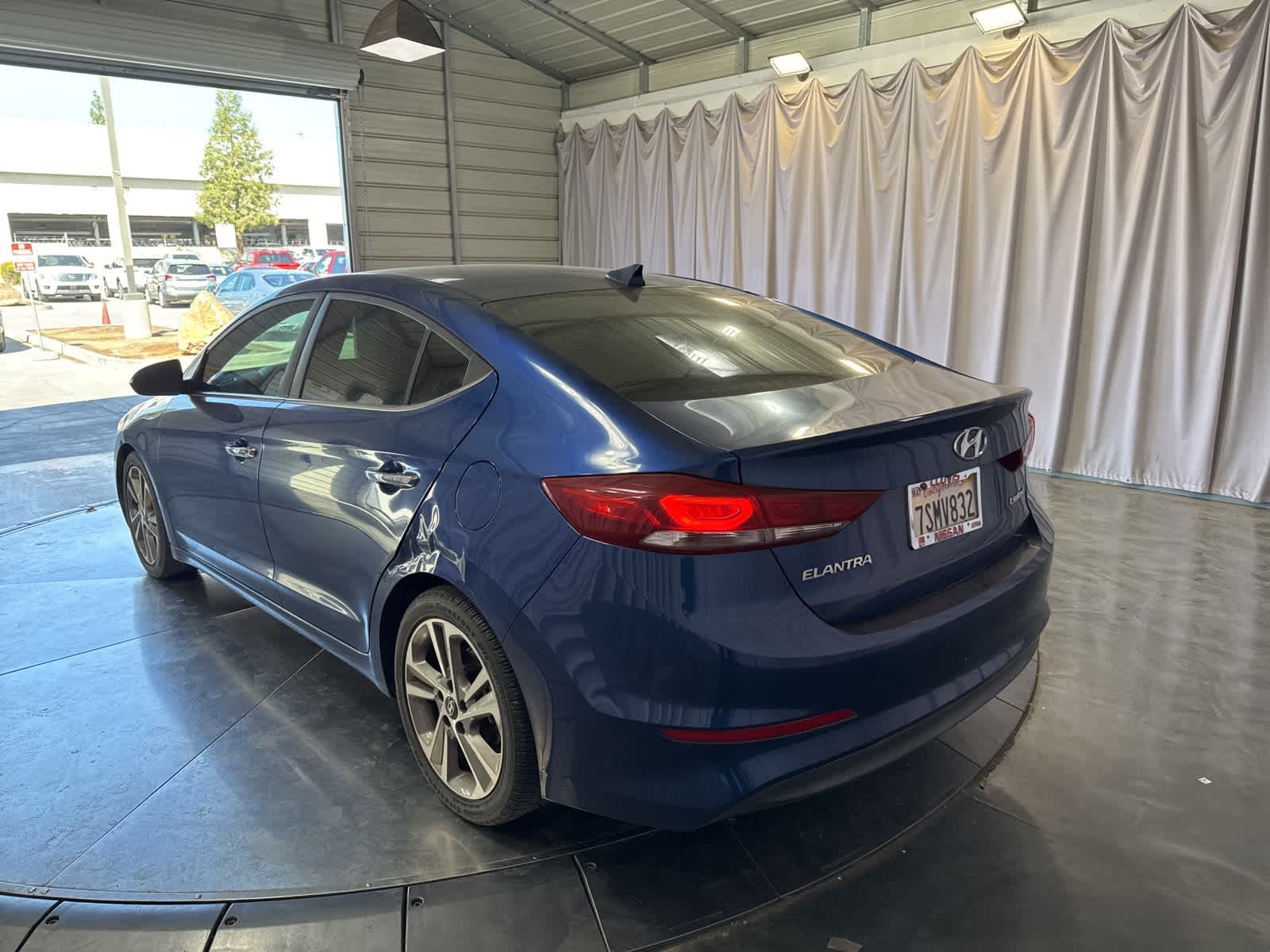 Thumbnail: 2017 Hyundai Elantra - 4