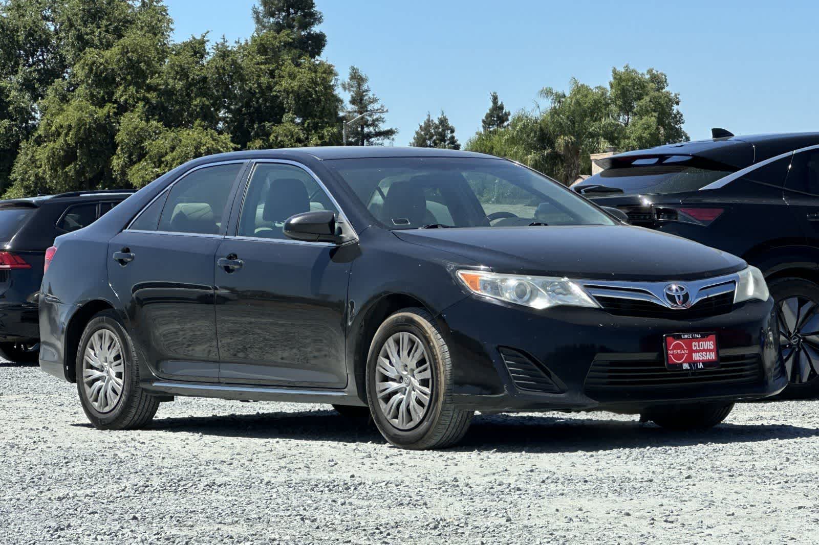 Thumbnail: 2014 Toyota Camry - 10