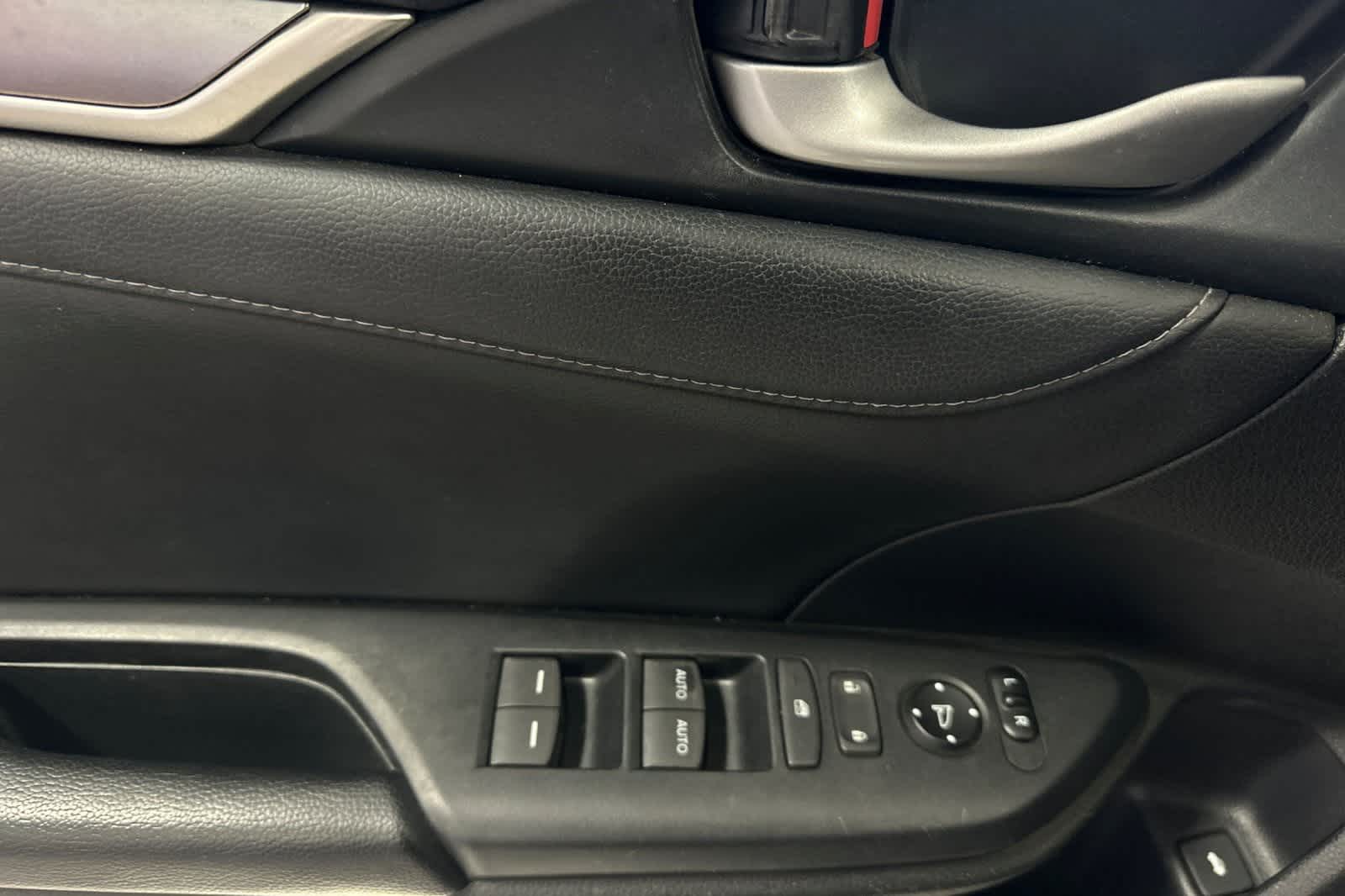 Thumbnail: 2016 Honda Civic - 15