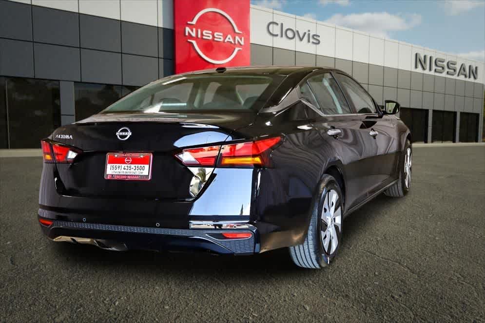 Thumbnail: 2025 Nissan Altima - 3