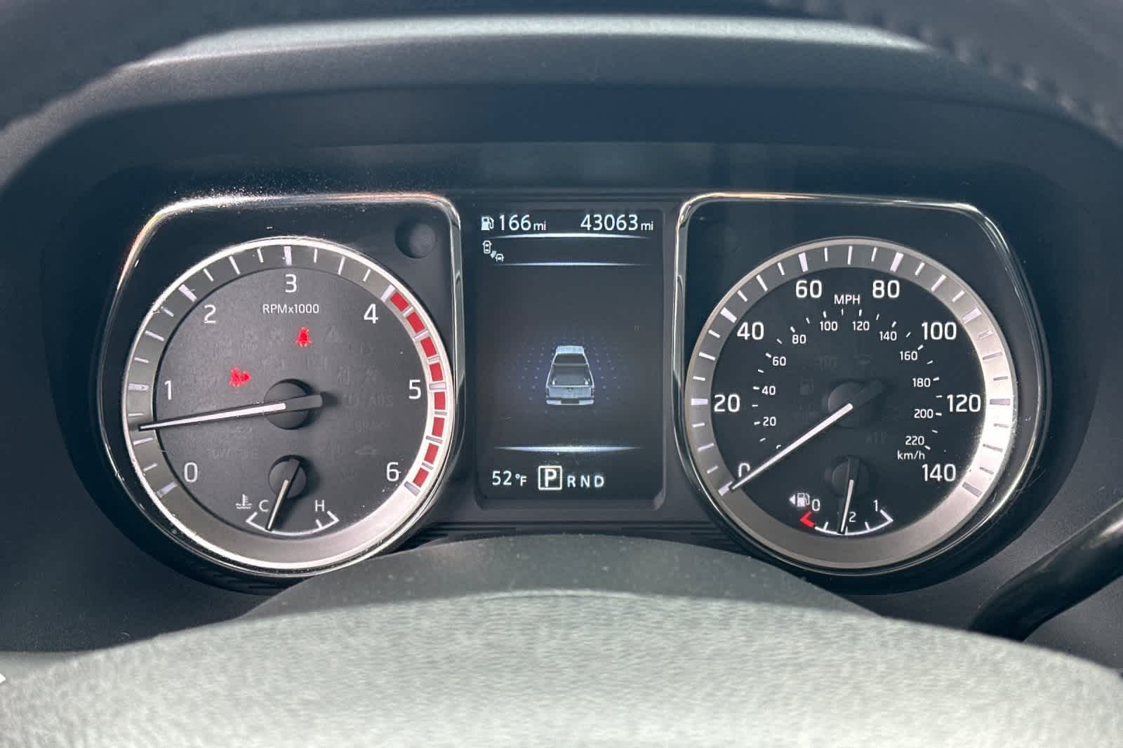 2017 Nissan Titan SL 27
