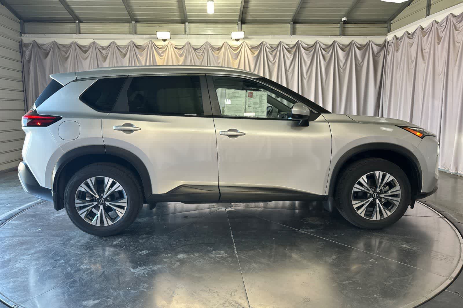 Thumbnail: 2023 Nissan Rogue - 9