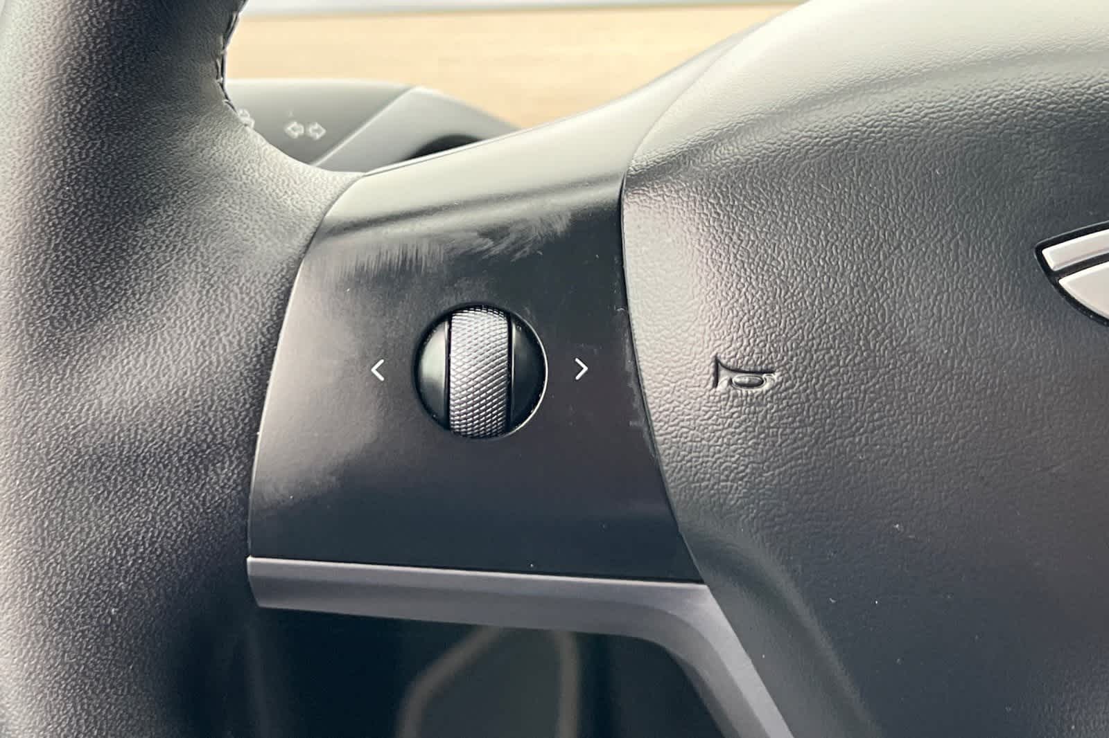 Thumbnail: 2023 Tesla Model Y - 31