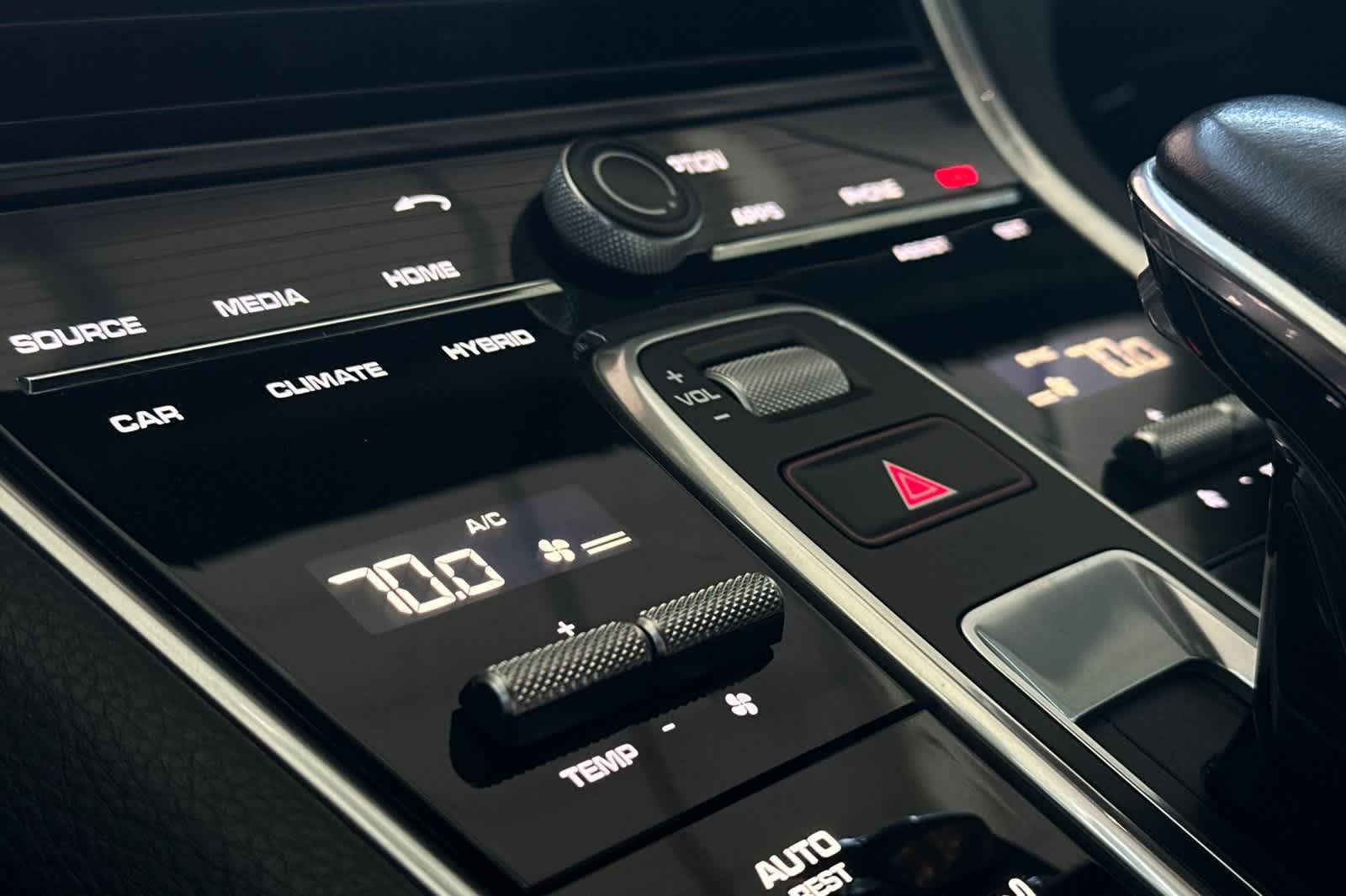 Thumbnail: 2018 Porsche Panamera - 23