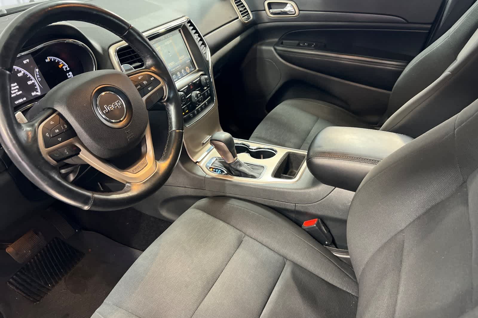 Thumbnail: 2016 Jeep Grand Cherokee - 14