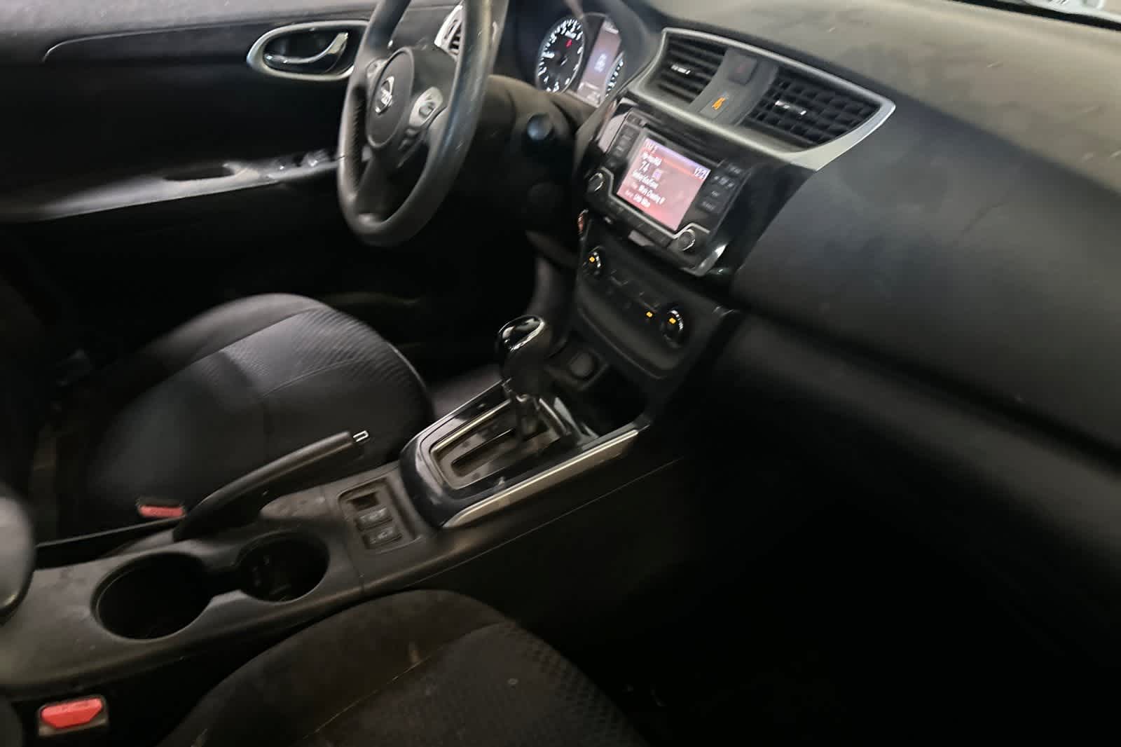 Thumbnail: 2016 Nissan Sentra - 18