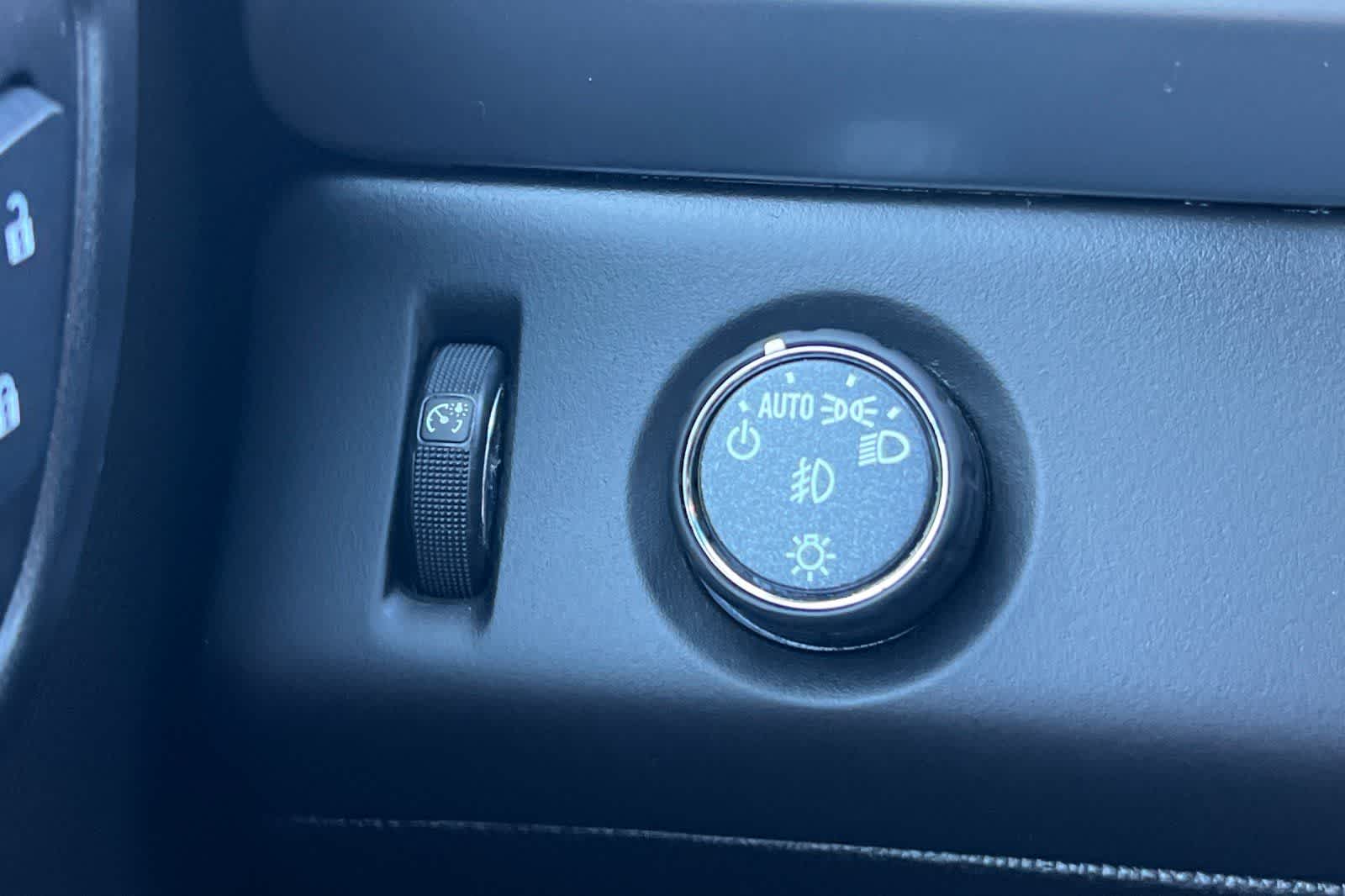 Thumbnail: 2020 Chevrolet Tahoe - 36